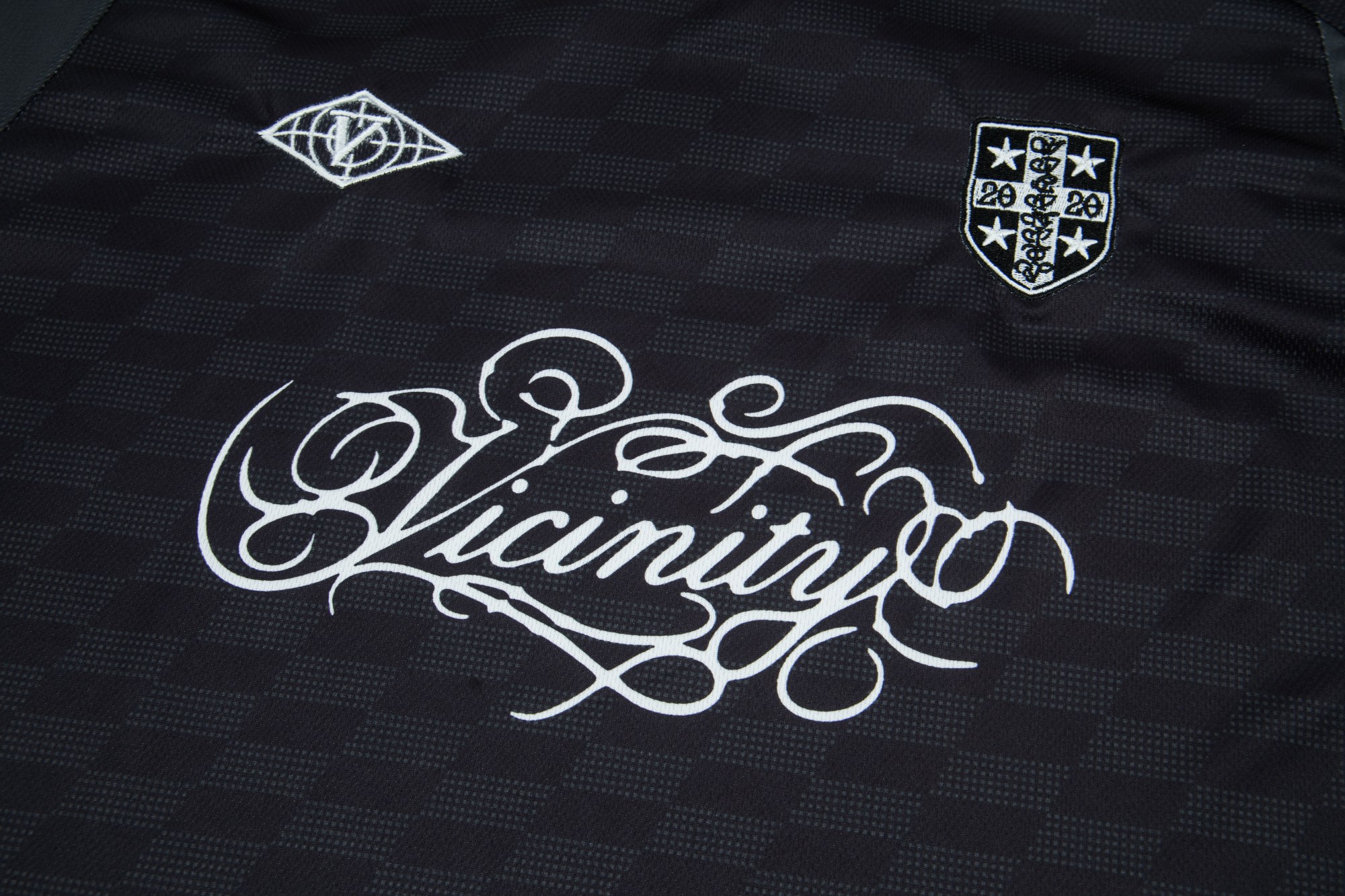 Y03
P55 VICINITY街头潮牌插肩袖球衣 LOGO印花定制螺纹 整件绣花和印花设计 非常耗时耗力 全网独家款
尺码：S-XL
颜色：黑色 白色

​