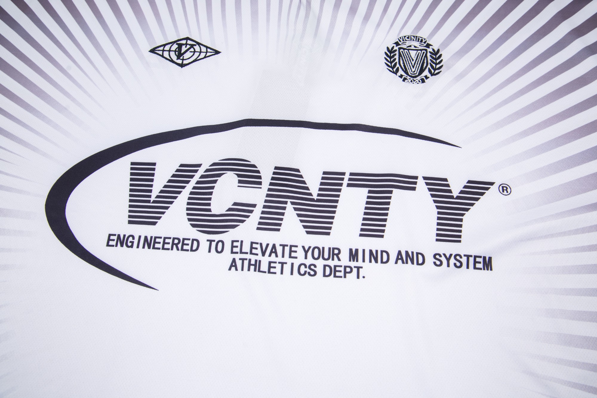 Y04
P55 VICINITY街头潮牌插肩袖球衣 LOGO印花定制螺纹 整件绣花和印花设计 非常耗时耗力 全网独家款
尺码：S-XL
颜色：黑色 白色

​