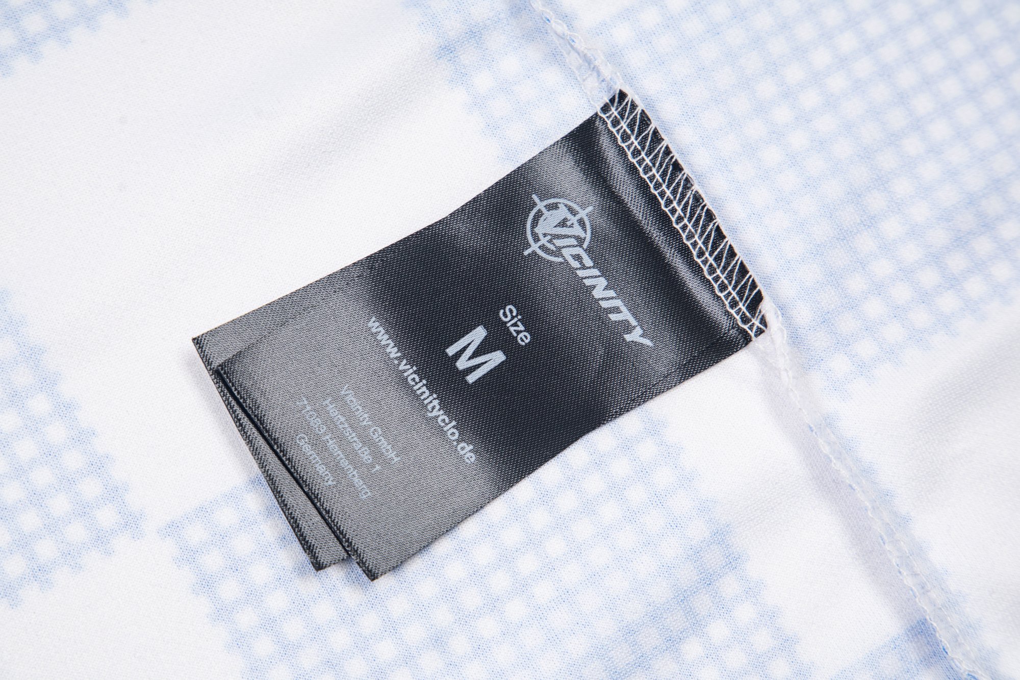 Y07
P55 VICINITY街头潮牌插肩袖球衣 LOGO印花定制螺纹 整件绣花和印花设计 非常耗时耗力 全网独家款
尺码：S-XL
颜色：图片色

​