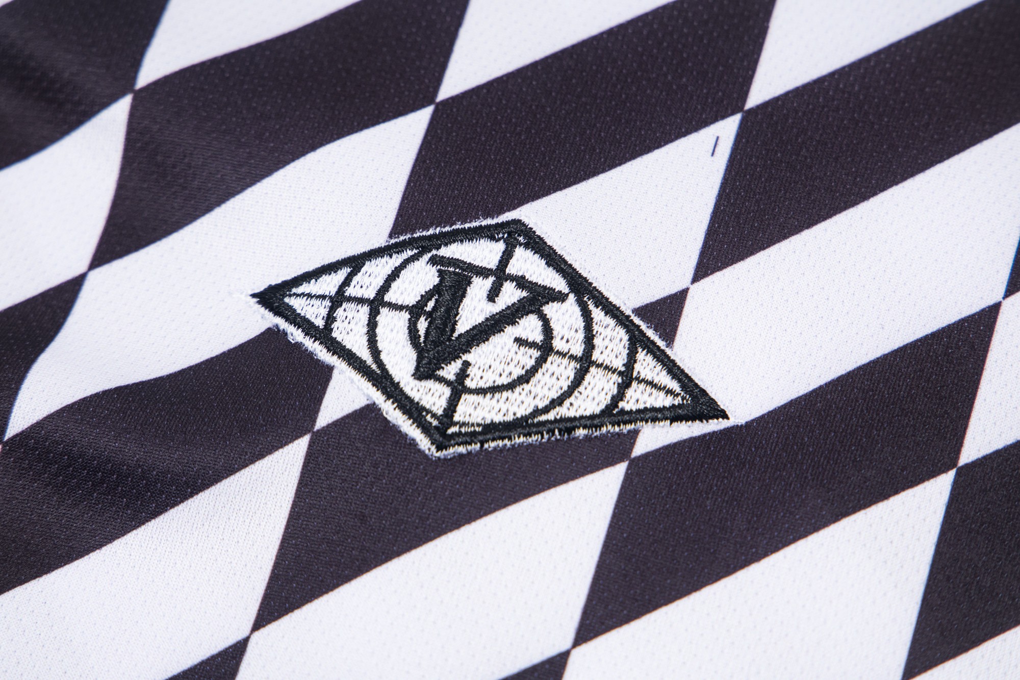 Y09
P55 VICINITY街头潮牌插肩袖球衣 LOGO印花定制螺纹 整件绣花和印花设计 非常耗时耗力 全网独家款
尺码：S-XL
颜色：图片色

​