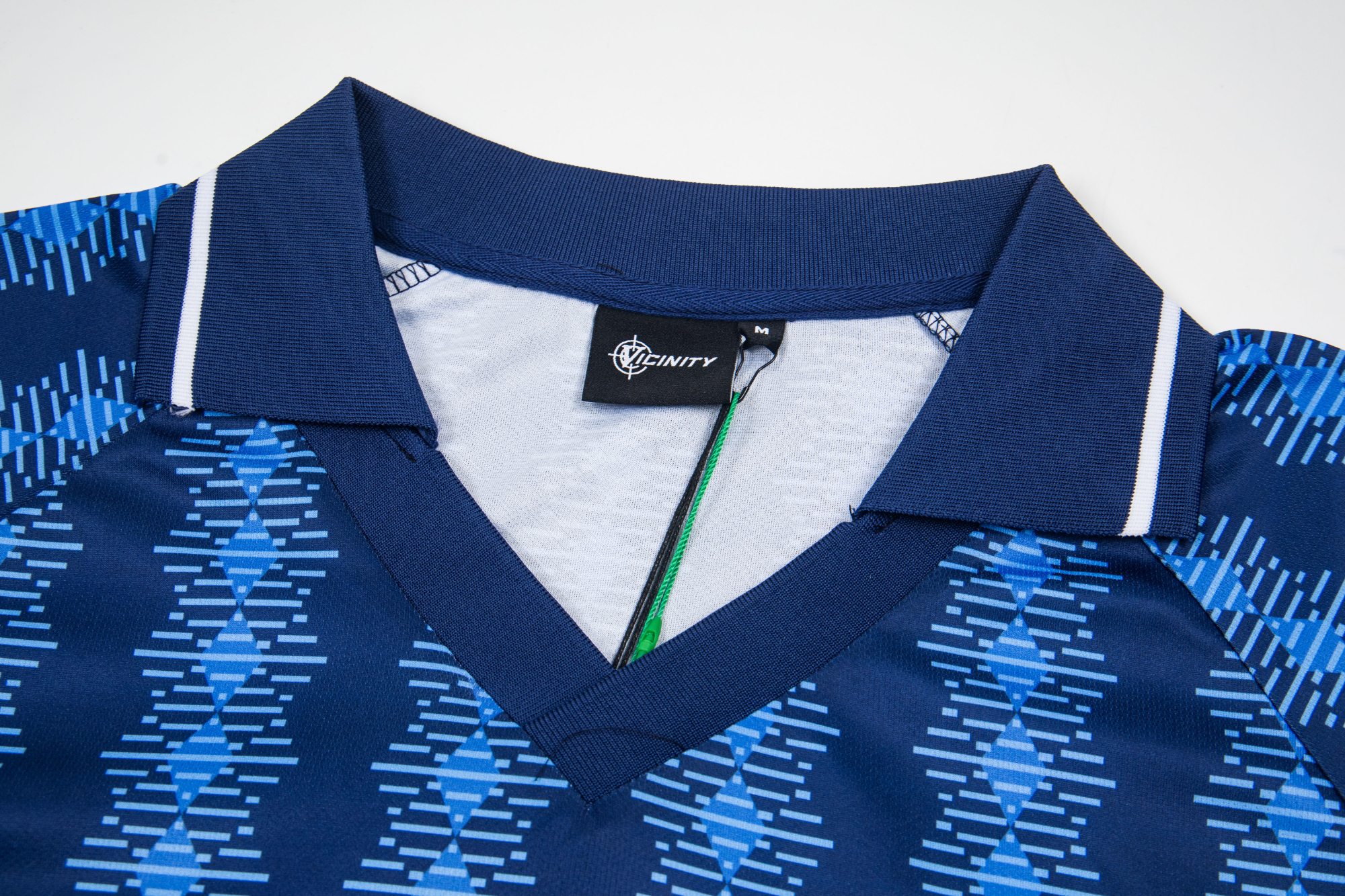 Y10
P55 VICINITY街头潮牌插肩袖球衣 LOGO印花定制螺纹 整件绣花和印花设计 非常耗时耗力 全网独家款
尺码：S-XL
颜色：图片色

​