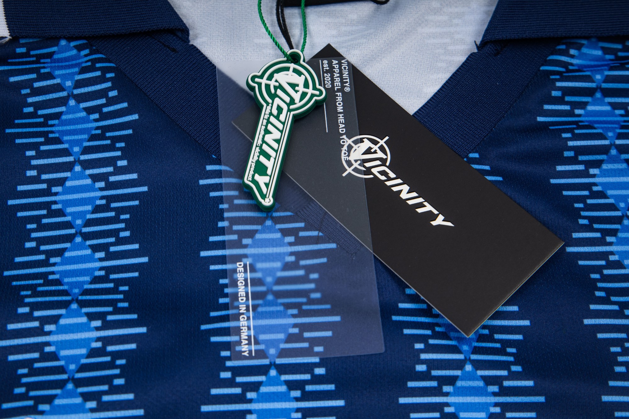 Y10
P55 VICINITY街头潮牌插肩袖球衣 LOGO印花定制螺纹 整件绣花和印花设计 非常耗时耗力 全网独家款
尺码：S-XL
颜色：图片色

​