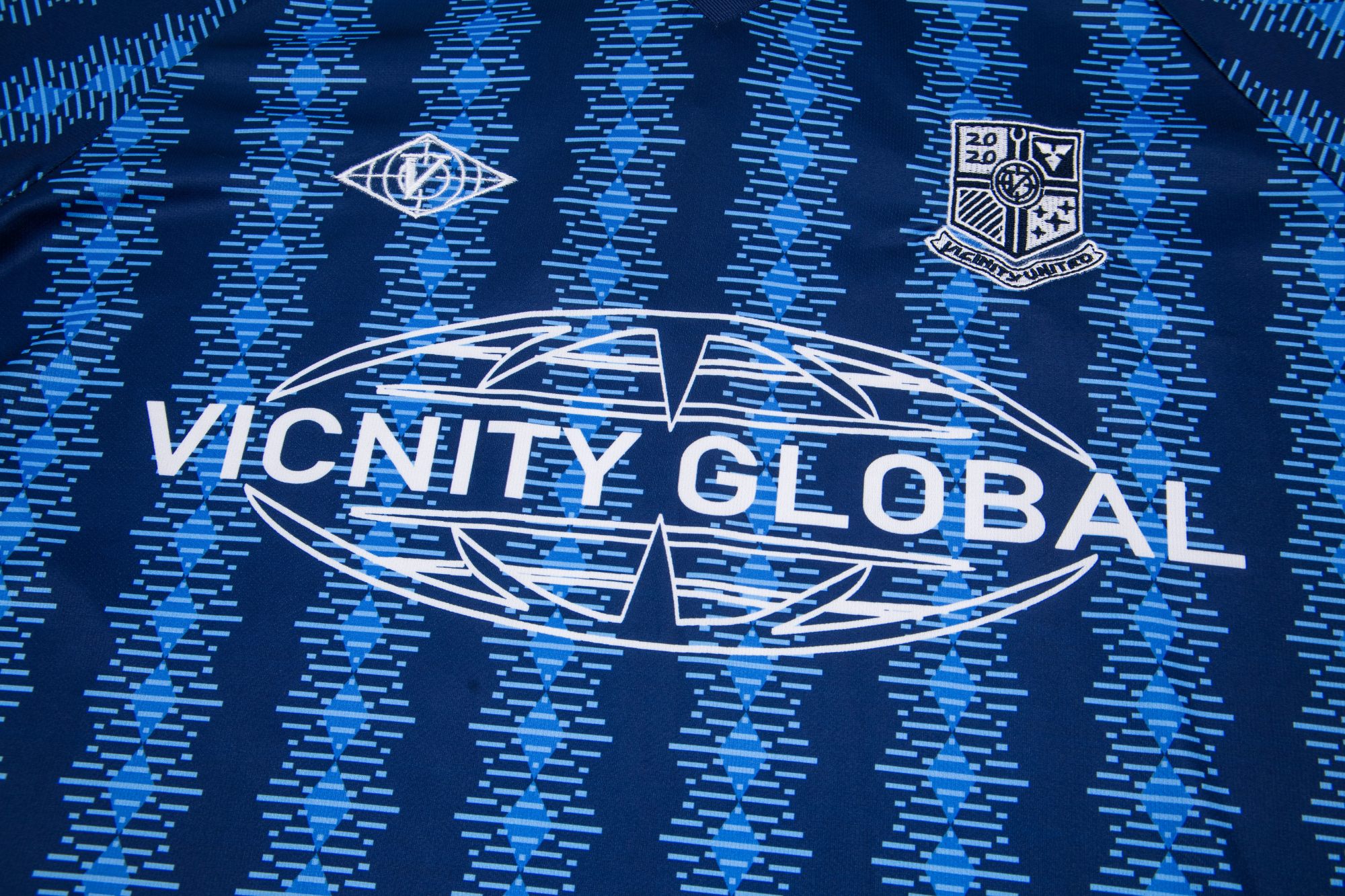 Y10
P55 VICINITY街头潮牌插肩袖球衣 LOGO印花定制螺纹 整件绣花和印花设计 非常耗时耗力 全网独家款
尺码：S-XL
颜色：图片色

​