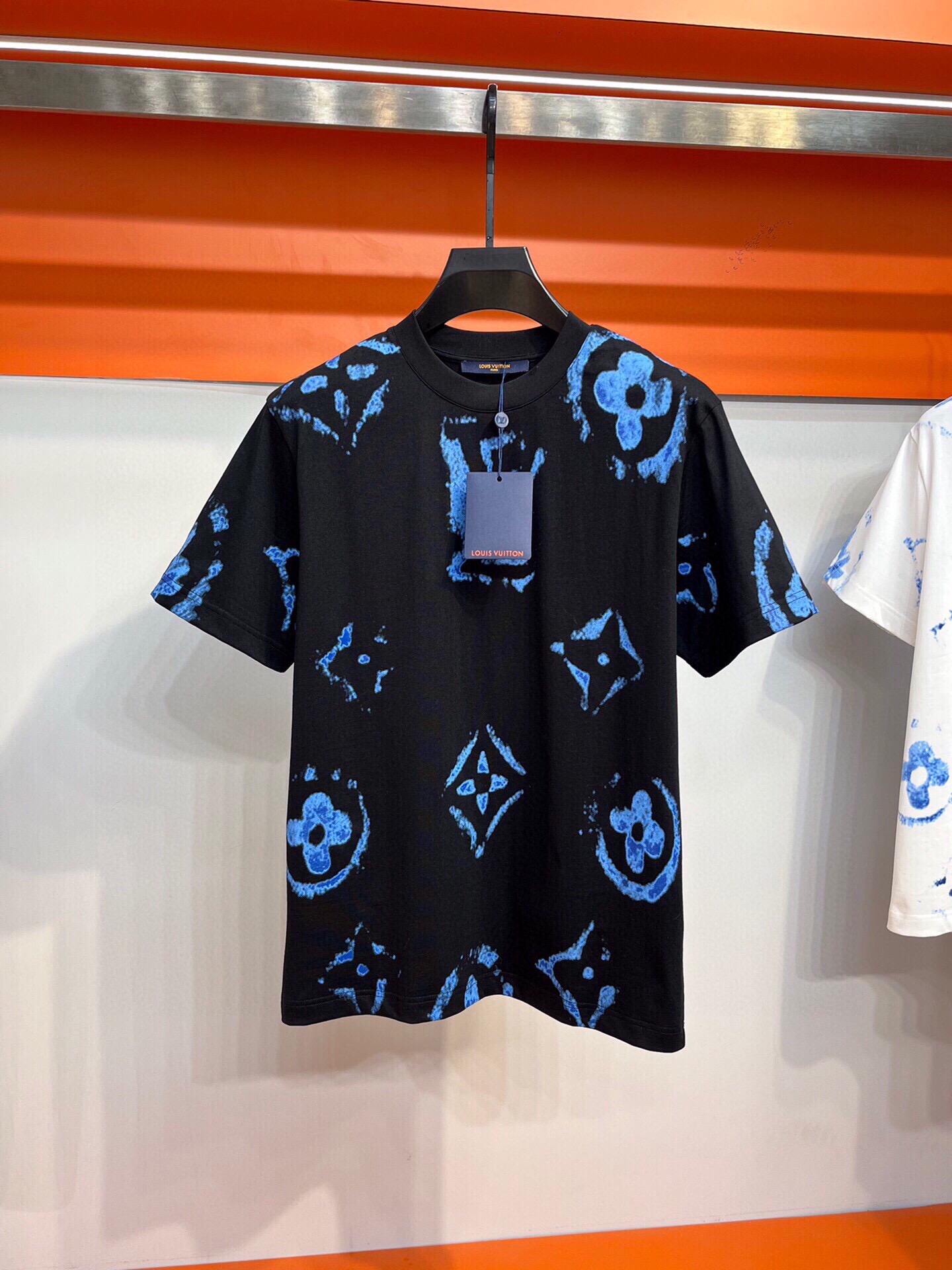 Mejor réplica de diseñador
 Louis Vuitton 1: 1
 Ropa Camiseta Graffiti Algodón Colección primavera – verano Fashion Manga corta