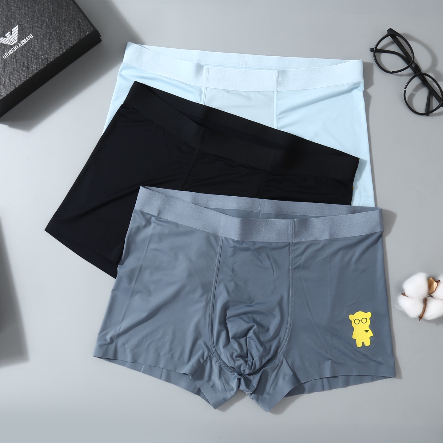 ARMANI 阿玛尼！原单品质！精品盒装男士内裤！外贸国外订单，高品质，锦纶冰丝无痕切割工艺 科学配 