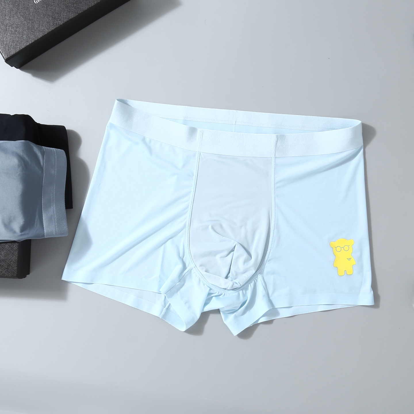  ARMANI 阿玛尼！原单品质！精品盒装男士内裤！外贸国外订单，高品质，锦纶冰丝无痕切割工艺 科学配 