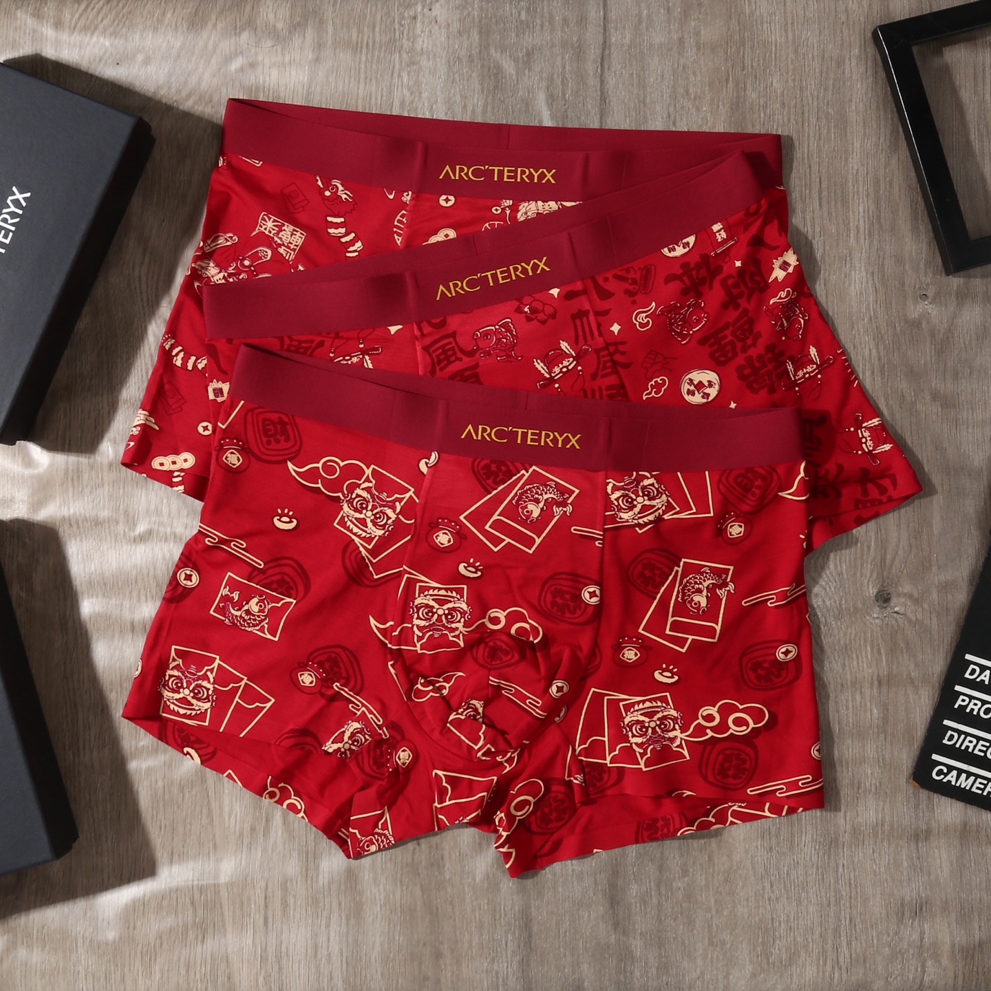 新品！（本命鸿运红裤）始祖鸟 ARC·TERYX 原单品质！潮流奢品 ！轻薄透气设计，精品盒装男士内裤！