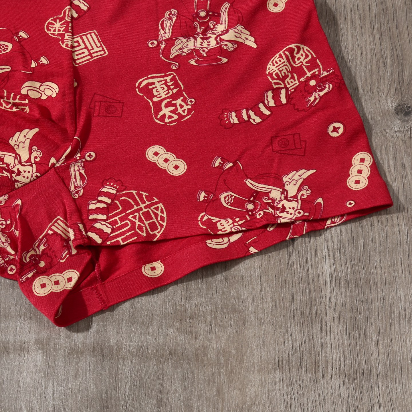 新品！（本命鸿运红裤）始祖鸟 ARC·TERYX 原单品质！潮流奢品 ！轻薄透气设计，精品盒装男士内裤！