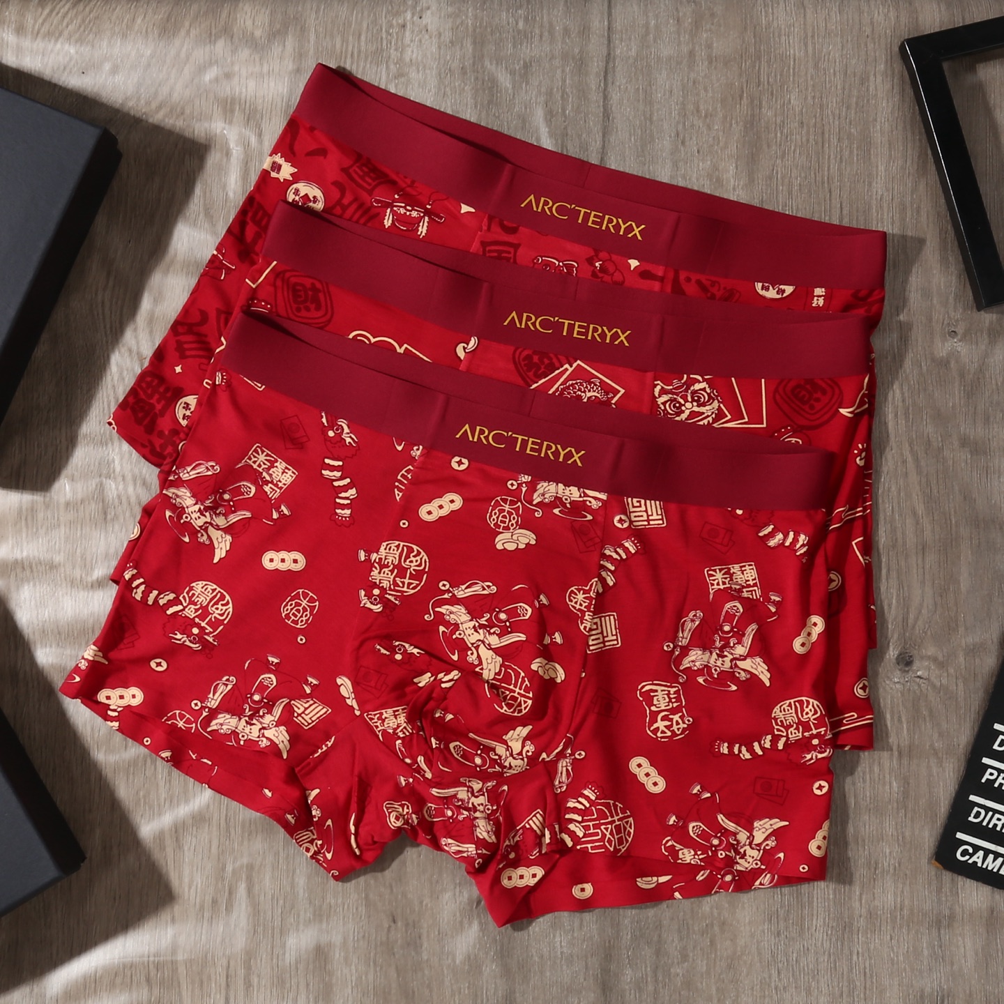 新品！（本命鸿运红裤）始祖鸟 ARC·TERYX 原单品质！潮流奢品 ！轻薄透气设计，精品盒装男士内裤！