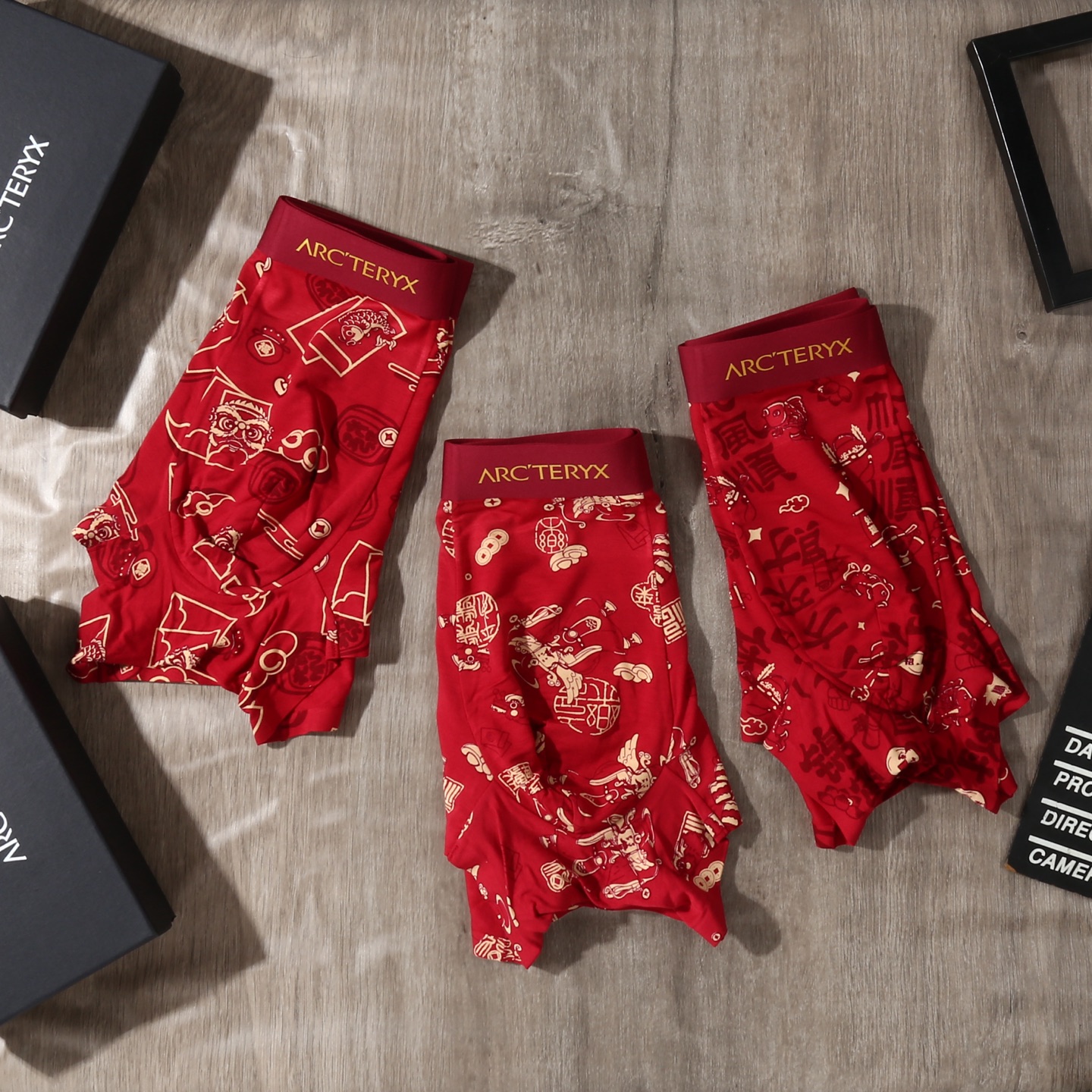 新品！（本命鸿运红裤）始祖鸟 ARC·TERYX 原单品质！潮流奢品 ！轻薄透气设计，精品盒装男士内裤！
