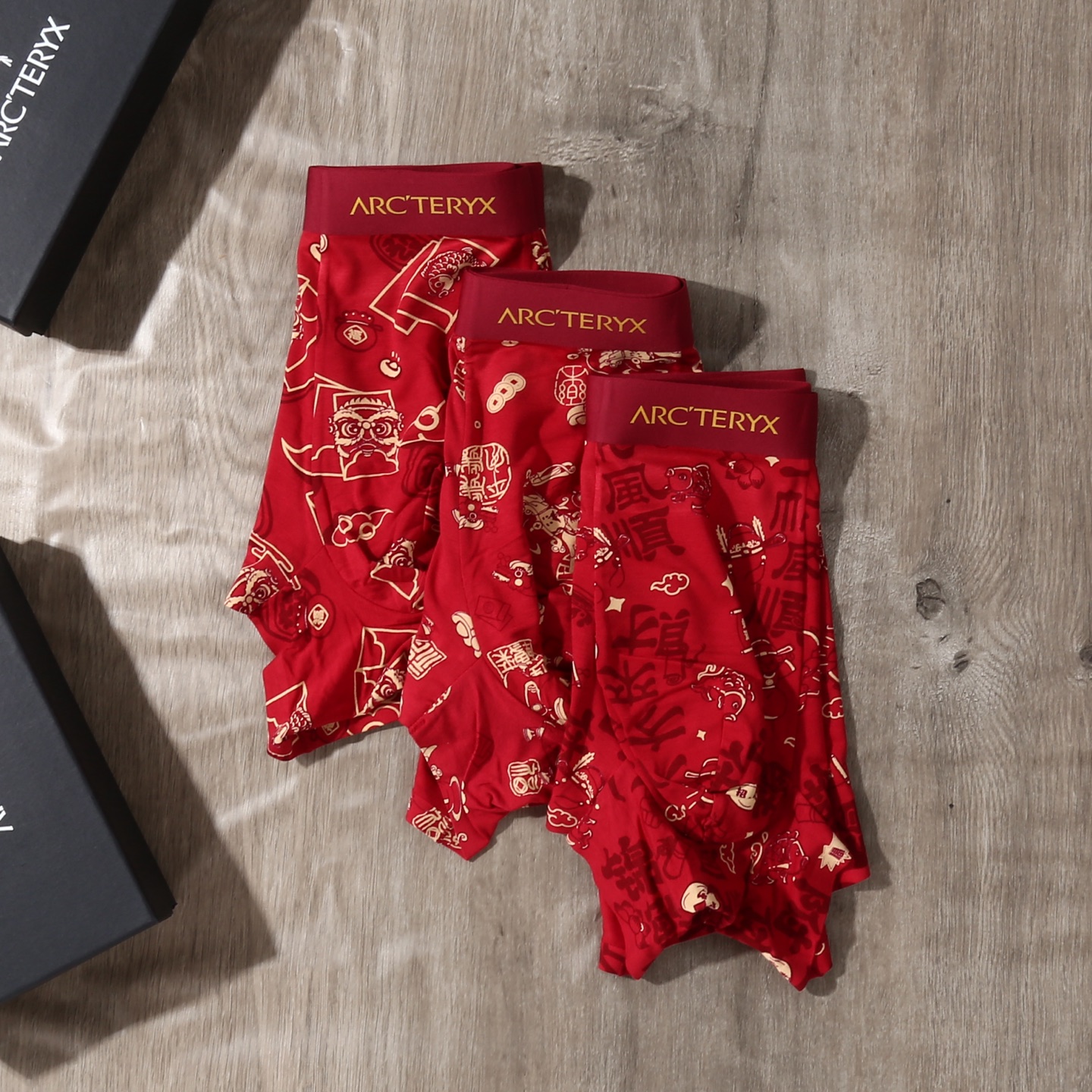 新品！（本命鸿运红裤）始祖鸟 ARC·TERYX 原单品质！潮流奢品 ！轻薄透气设计，精品盒装男士内裤！
