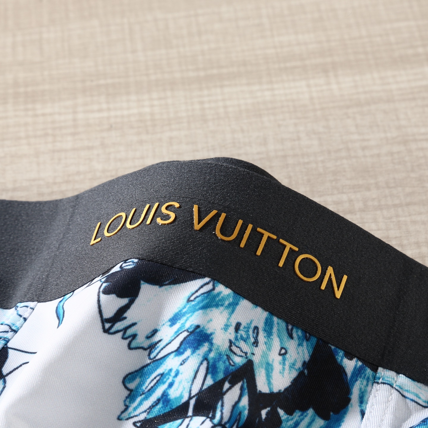 新品！（立体硅胶）LOUIS VUITTON  LV路易威登！原单品质！潮流奢品 ！轻薄透气设计，精品盒