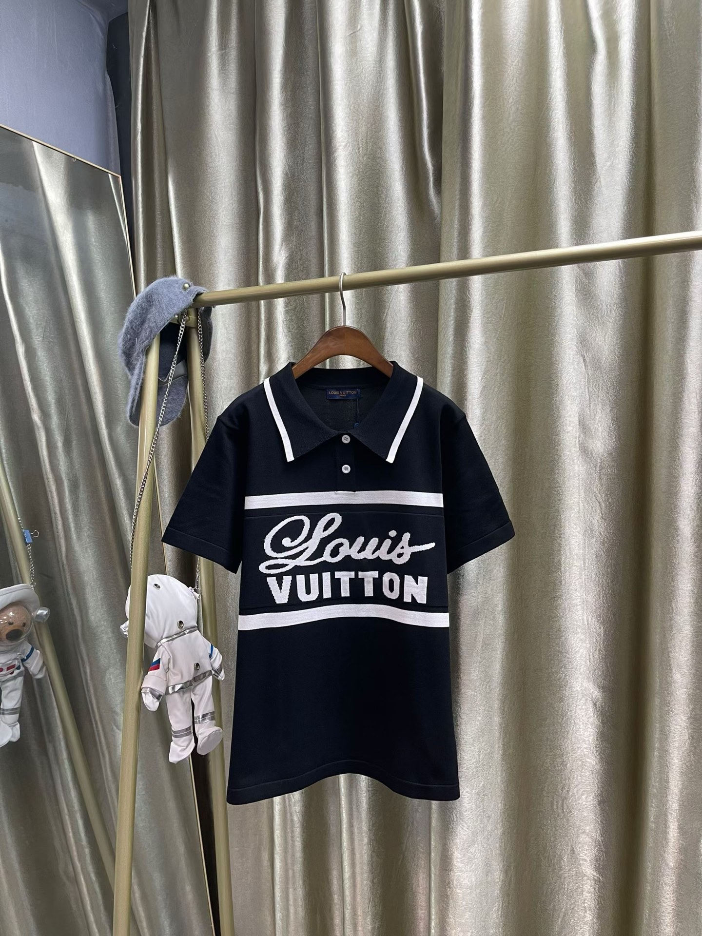 P90 Producto de alta calidad Versión de mejor compra SS26 nuevo producto de otoño Logotipo de LOUIS VUITTON Polo de pun…