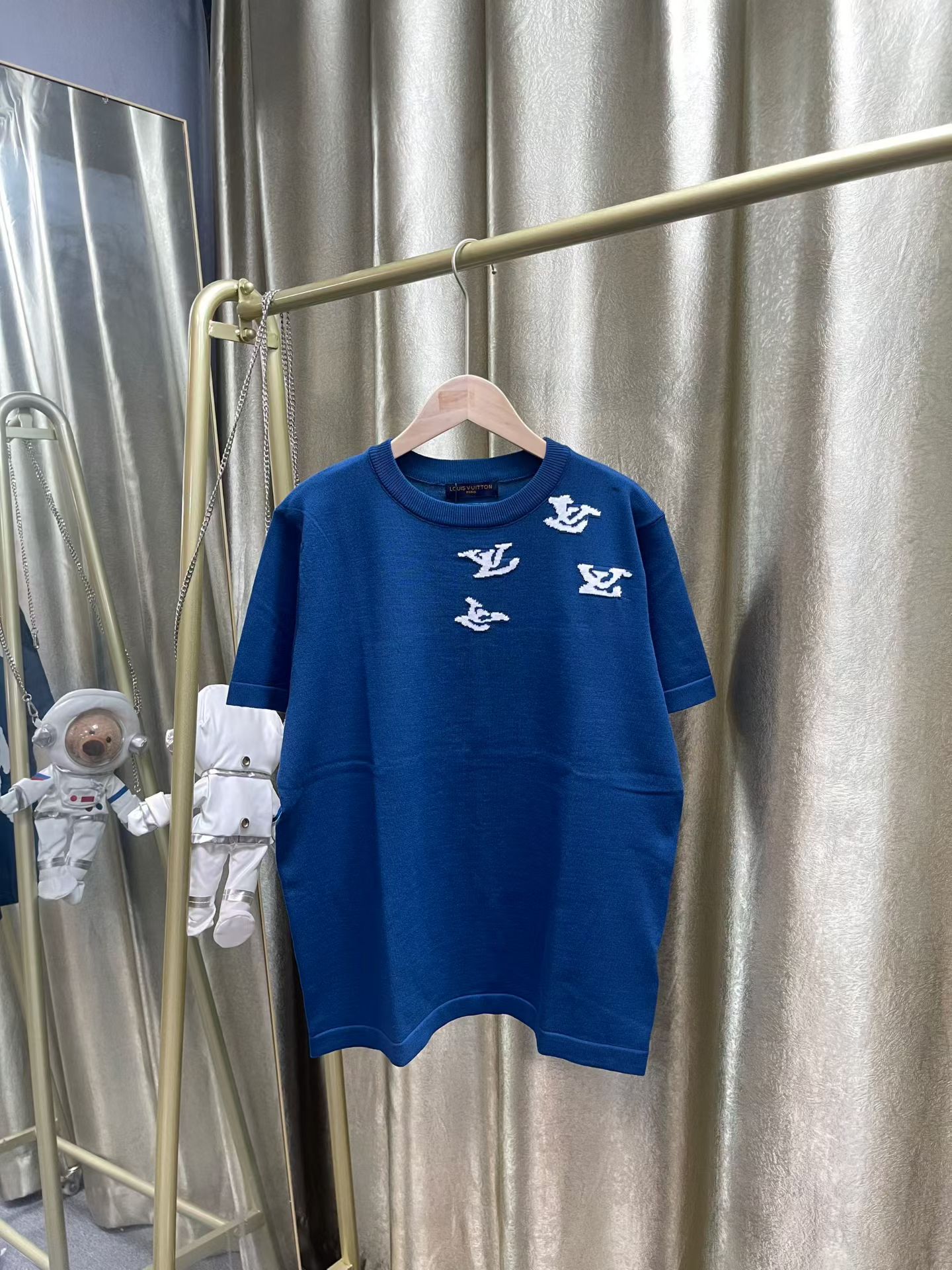 P85 Producto de alta calidad Versión de mayor compra SS26 nuevo producto de otoño Logotipo de LOUIS VUITTON Manga corta…