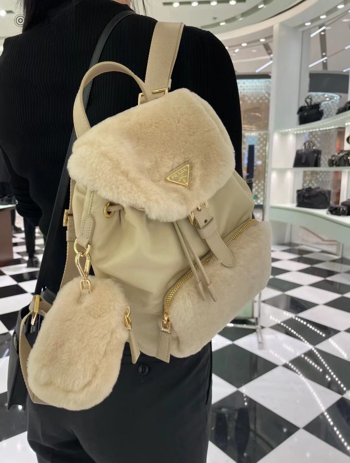 Upper body picture! pradas new wool and parachute pure original backpack, officially on sale 1BZ074 The practicality of Re-Nylon and the softness