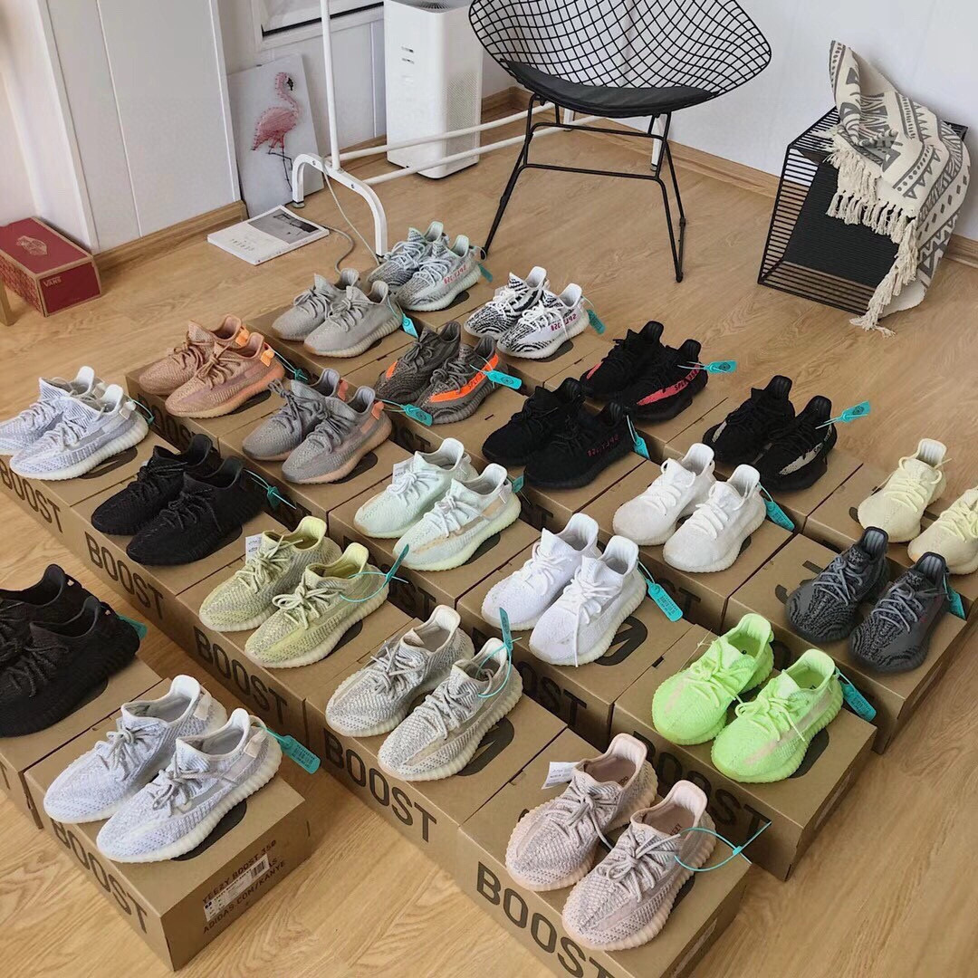 Yeezy Boost 350 V2 Blind Box - Surprise Colorways and Styles! 7 i1744554362903 6732 0 5