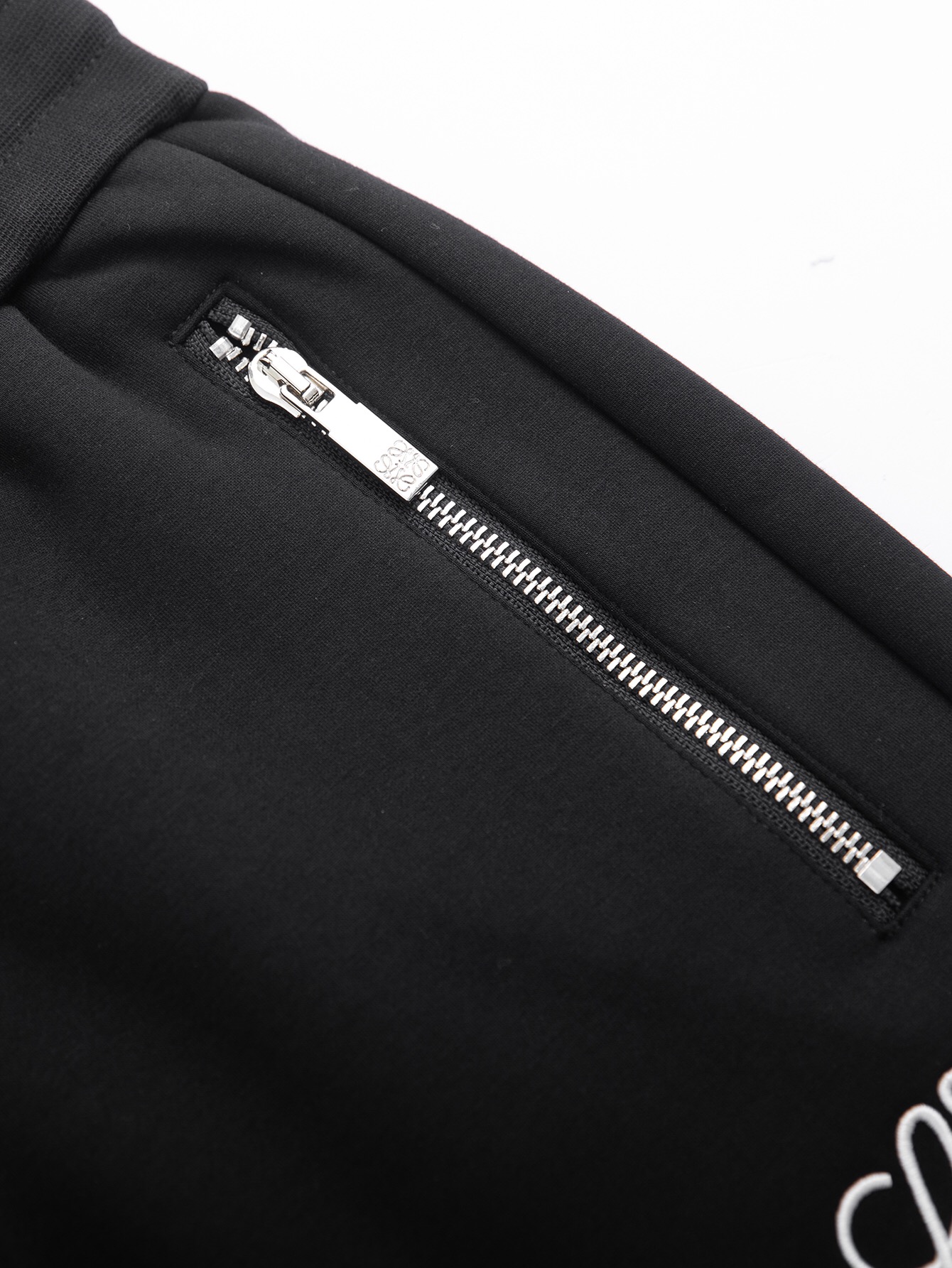 CJCR Zipped Pocket Leisure Pants in Black Velvet, Various Sizes Available - 图片 5