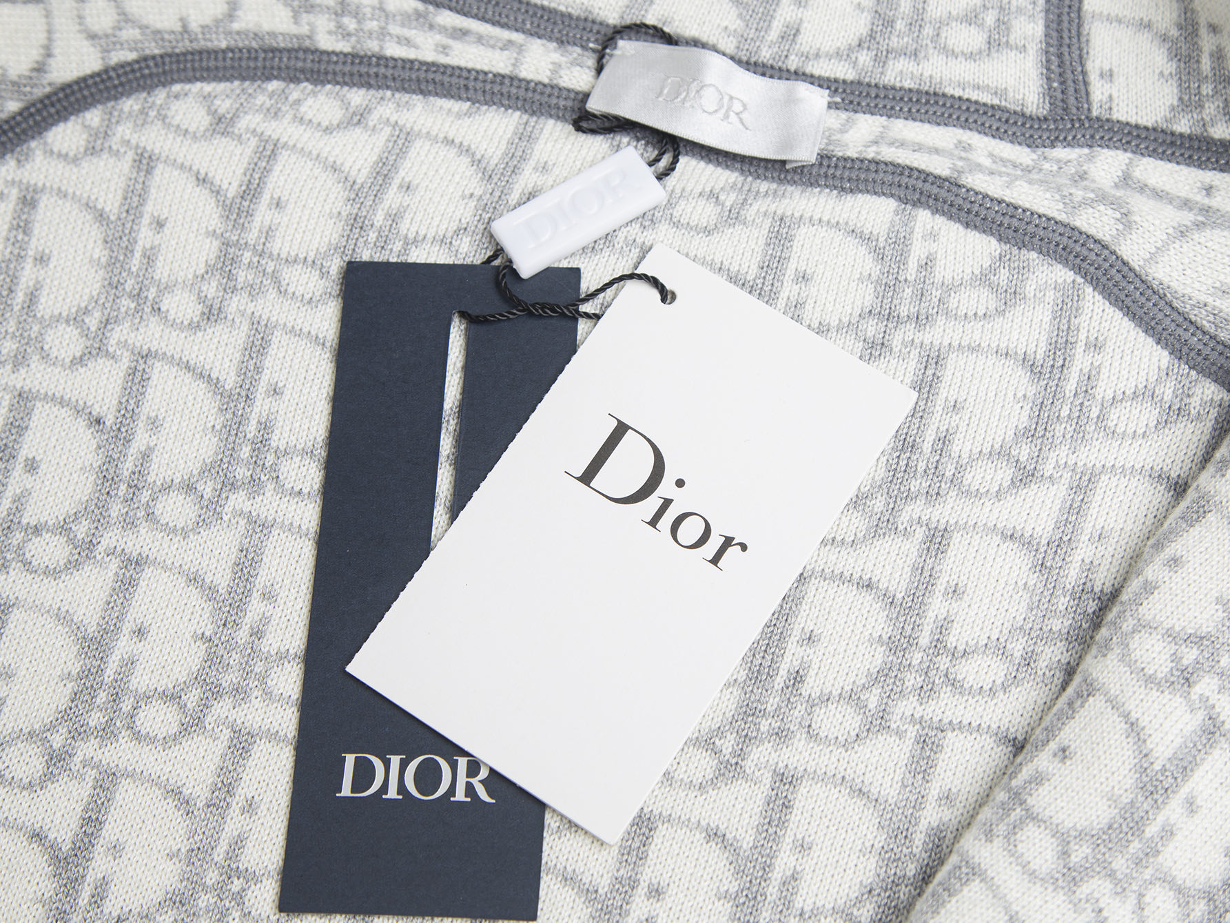 Dior Dior迪奥官网 款 双面可穿不同风格字母Logo提花羊绒混纺连帽毛衣外套