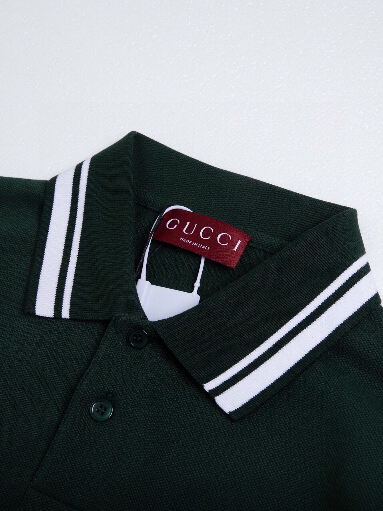Gucci Gucci 同步上新 款字母刺绣翻领POLO衫