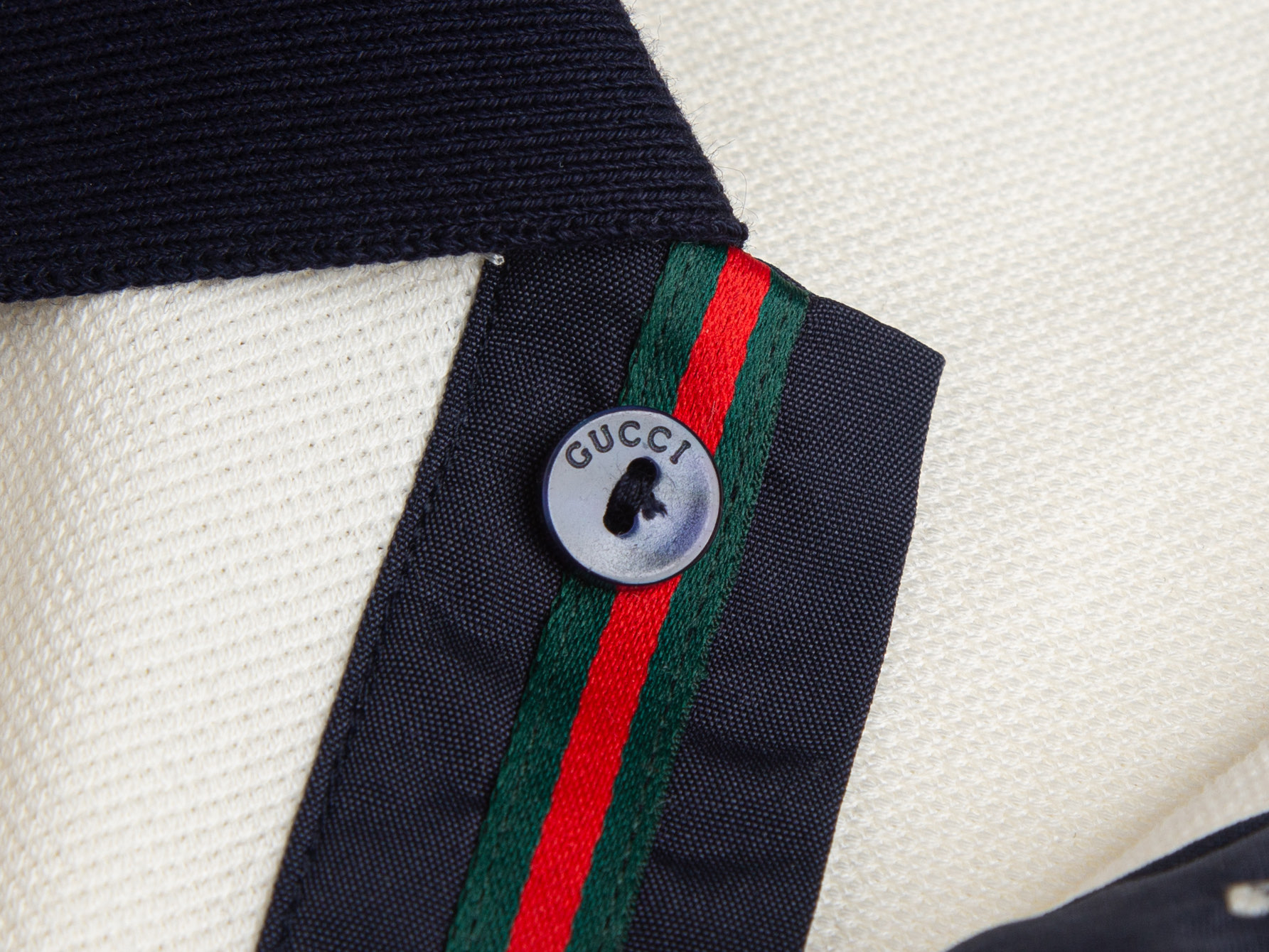 Gucci Gucci 同步上新 简约口袋翻领POLO衫