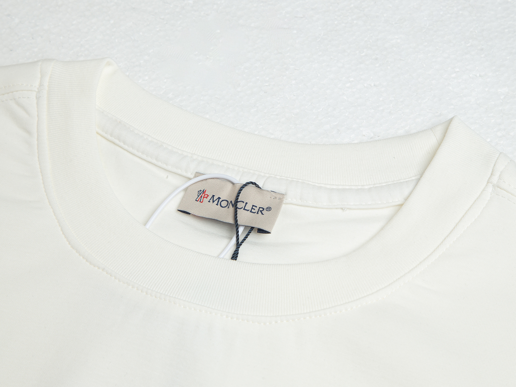 Moncler Moncler蒙口官网 款 真皮口袋logo标宽松 短袖T桖