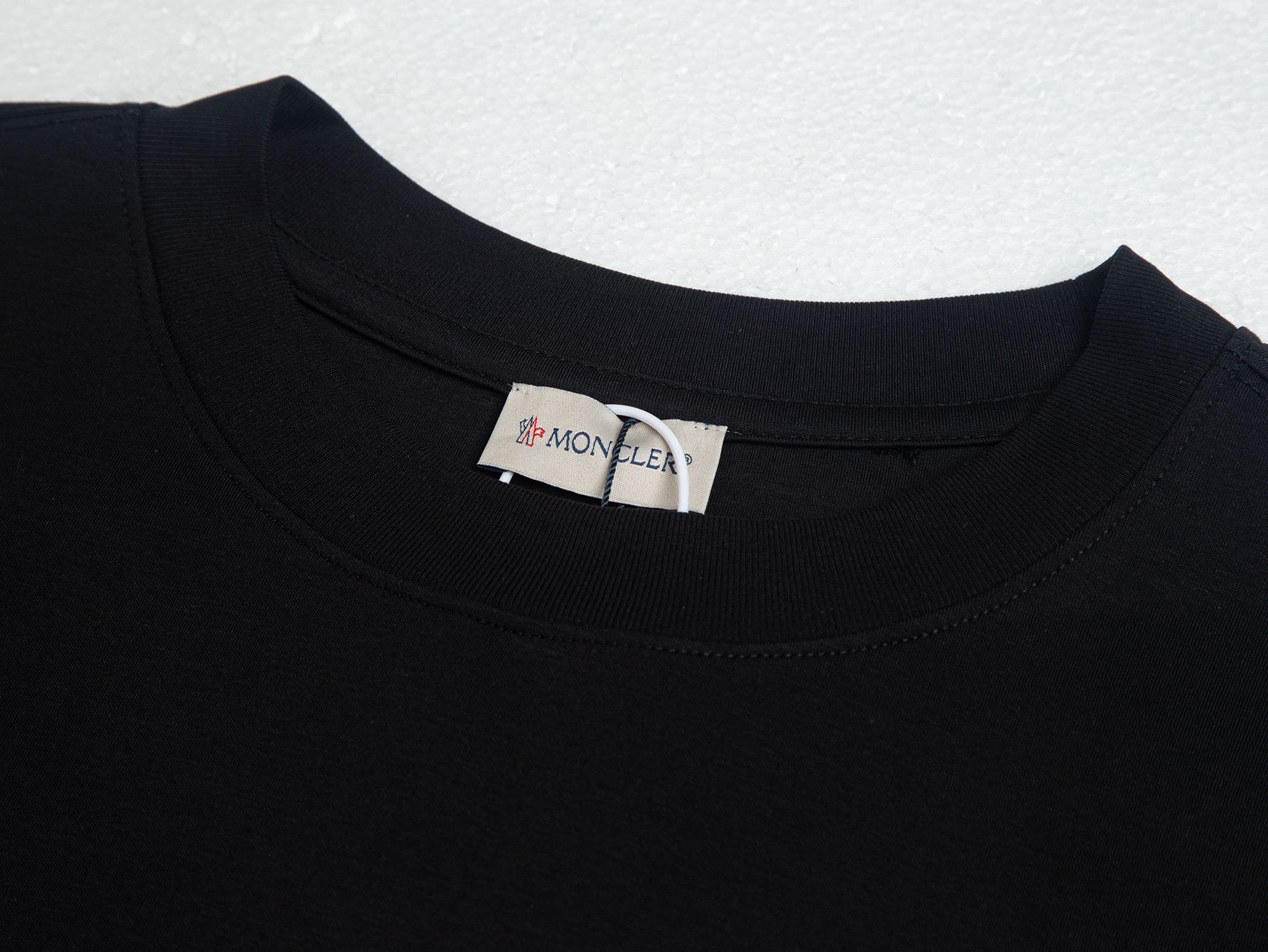 Moncler Moncler蒙口官网 款 真皮口袋logo标宽松 短袖T桖