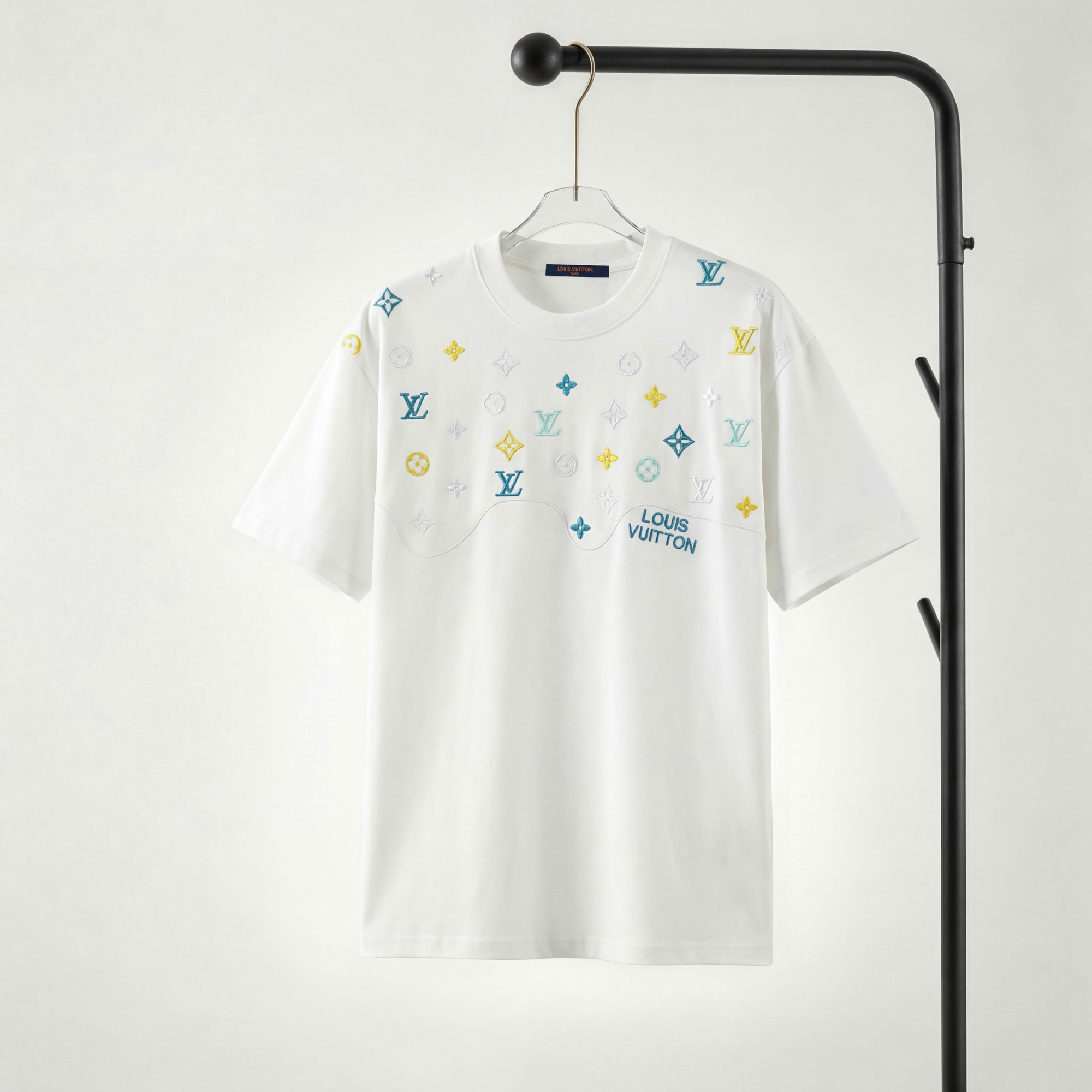P75 Camiseta de manga corta Louis Vuitton LV con logo bordado, 100% algodón peinado de doble hilo, tres etiquetas compl…