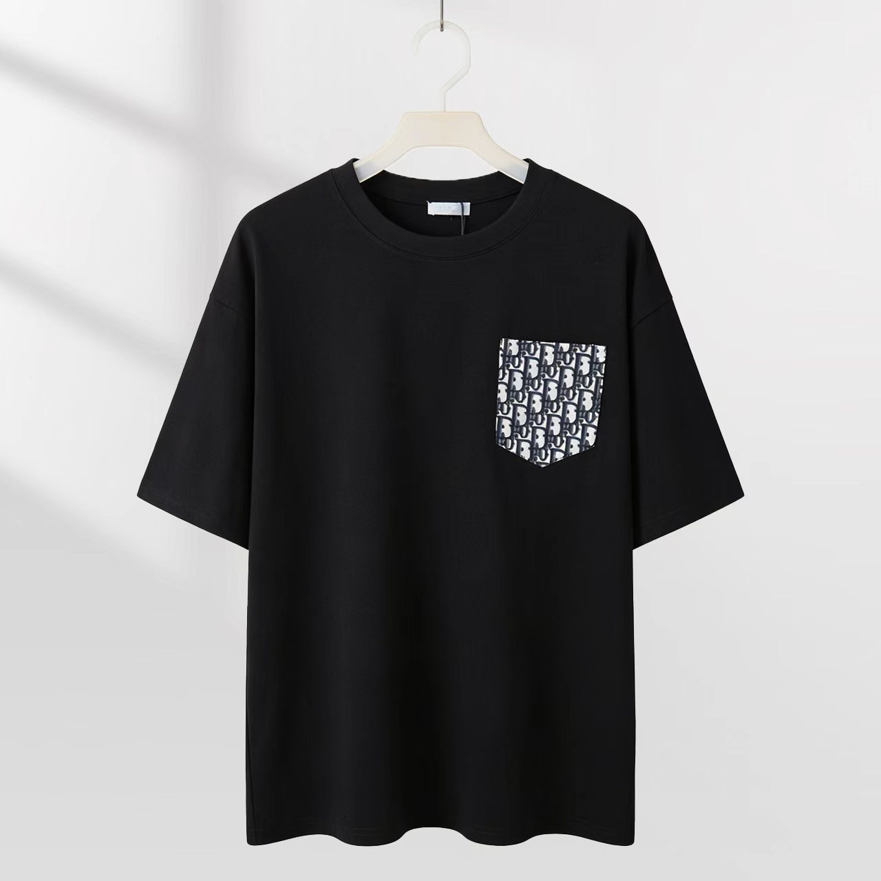 P85 Dior Camiseta de manga corta con logo bordado con la letra DIOR, tejido 100% puro algodón de doble hilo, completa c…