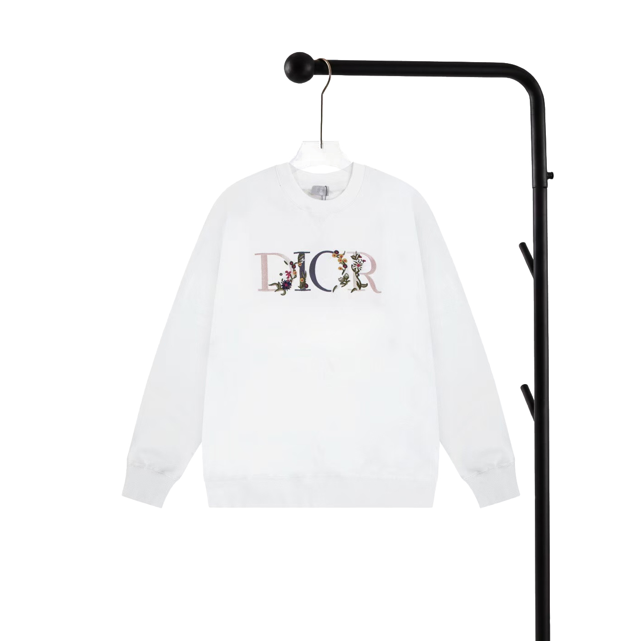 P135 Dior Sudadera con cuello redondo y logo Dior bordado, confeccionada en tejido 100% algodón de doble capa de 480 g,…