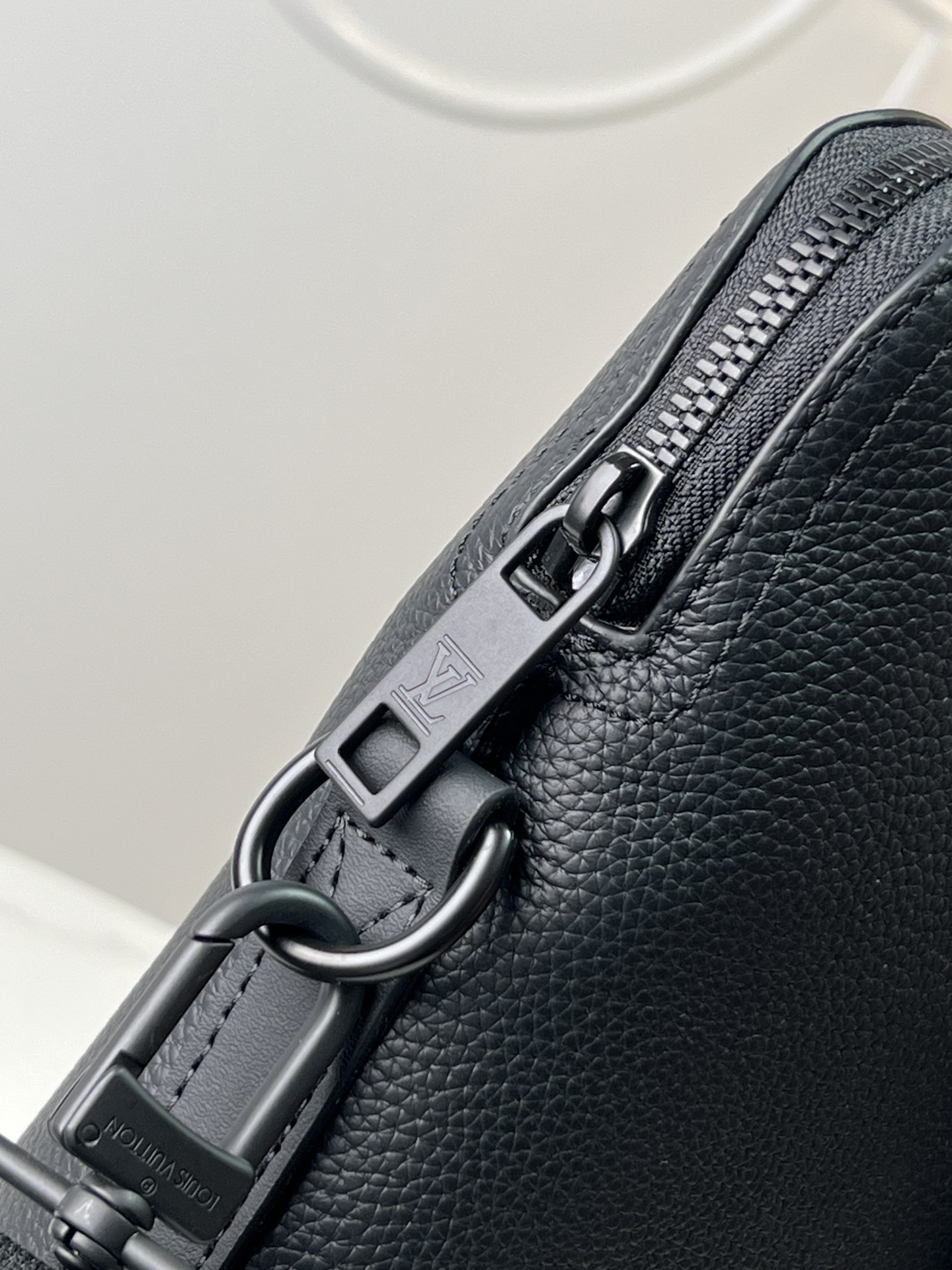 Louis Vuitton Haute Couture Classic Luxury Handbag Shoulder Crossbody 7