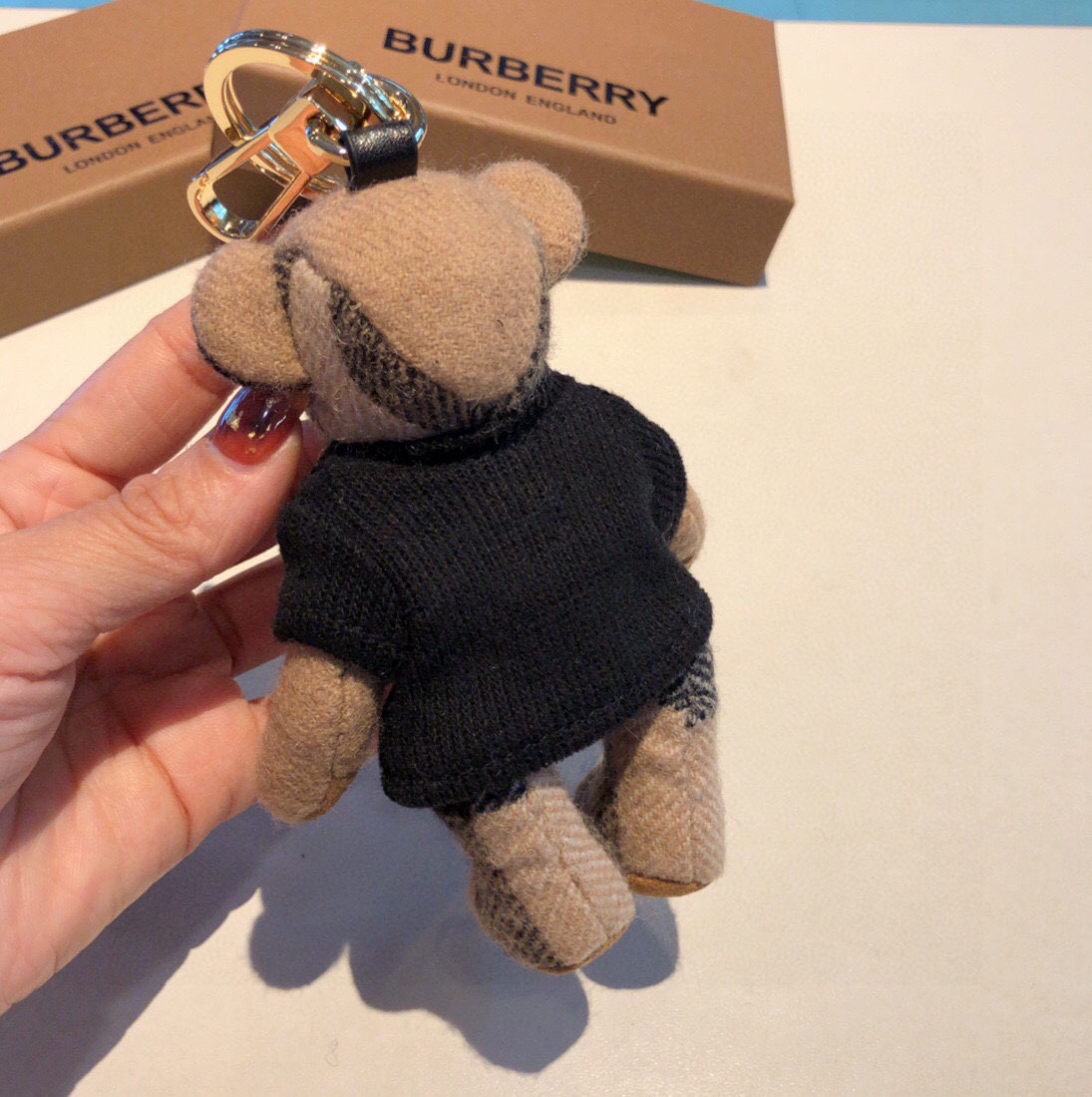 Burberry代工厂小熊挂件巴宝莉毛衣泰迪熊钥匙扣挂件温柔到心里准备已久精致自留！内部填充物与专柜一致