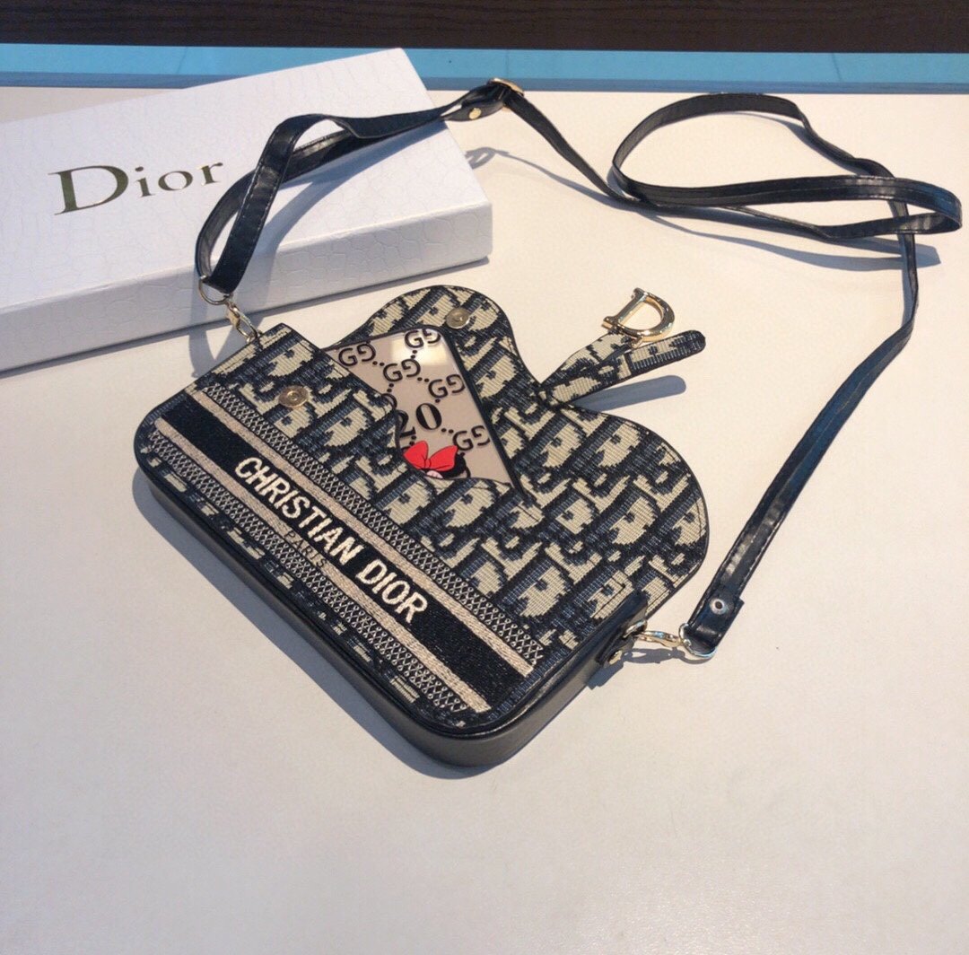 新品上架Dior刺绣经典老花通用斜挎包包内置卡片层百搭时尚老花系列