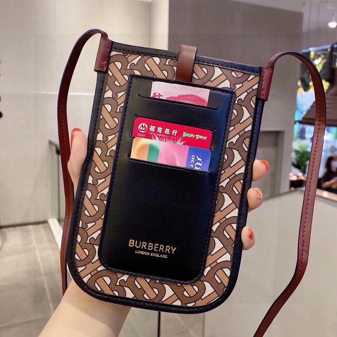 爆款大量到货巴宝莉手机包零钱包通用款可装所有尺寸手机4个卡位