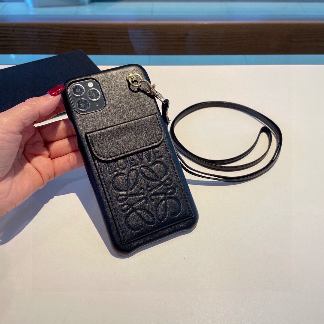 ️Loewe罗意威新款卡包手机壳插卡配斜挎挂绳高端品质！iPhone15已出型号为了不出现报错型号请打开