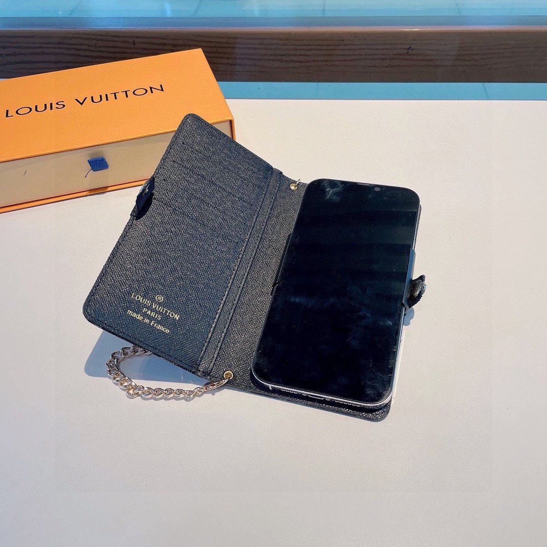 LV刺绣手机包通用链条斜挎手机包正面卡包零钱包推拉夹扣适用任何手机生活出门不需要带现金的时代这个包完全可