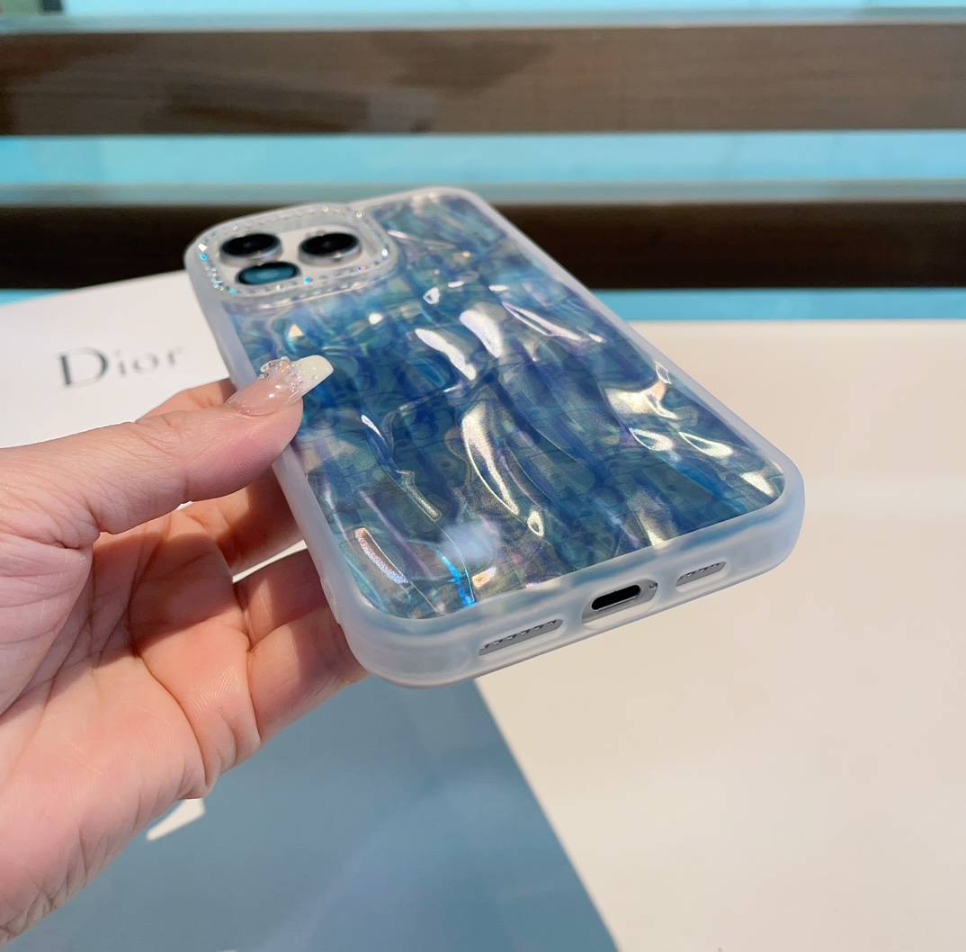 新品上市Dior迪奥IMD全包边手机壳摄像头闪钻每个产品都内置不同特殊材料双层视觉效果不同角度折射颜色不
