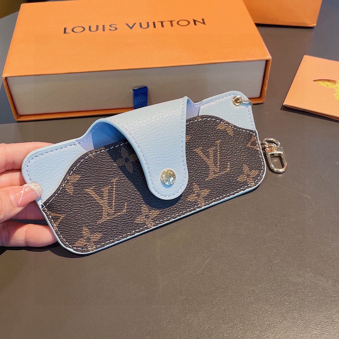 Waar kan ik het beste 1: 1 origineel kopen
 Louis Vuitton Zonnebrillen Groen Roze