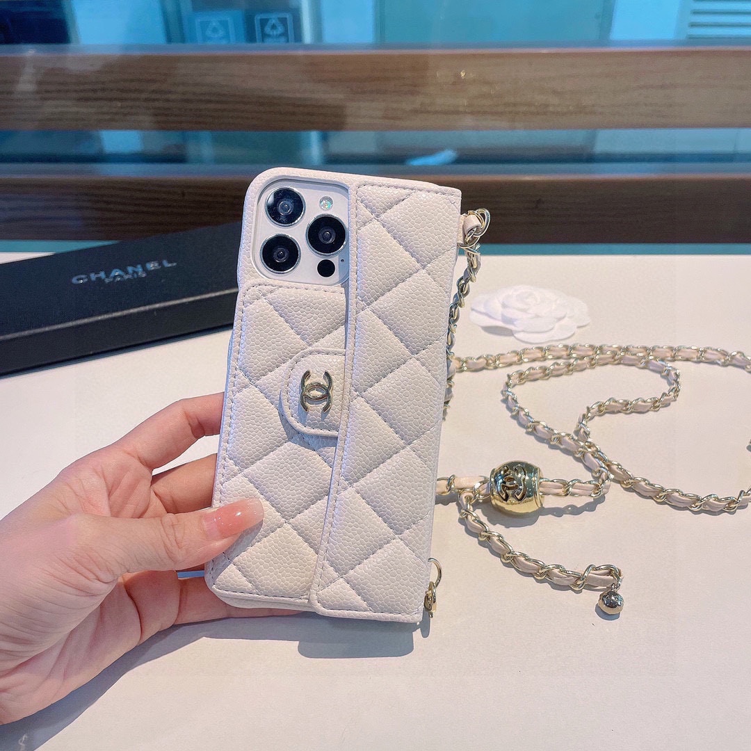 CHANEL Diamond-Quilted Caviar Leather Flap Phone Case - Comprehensive 2