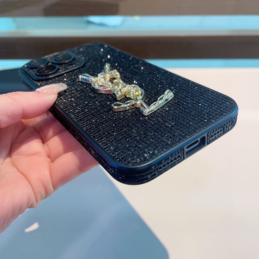 🌟圣罗兰YSL手机壳 闪钻喷油款 侧贴精孔手机壳🤎🖤🤍
型号:为了不出现报错型号,请打开本机查看手机设