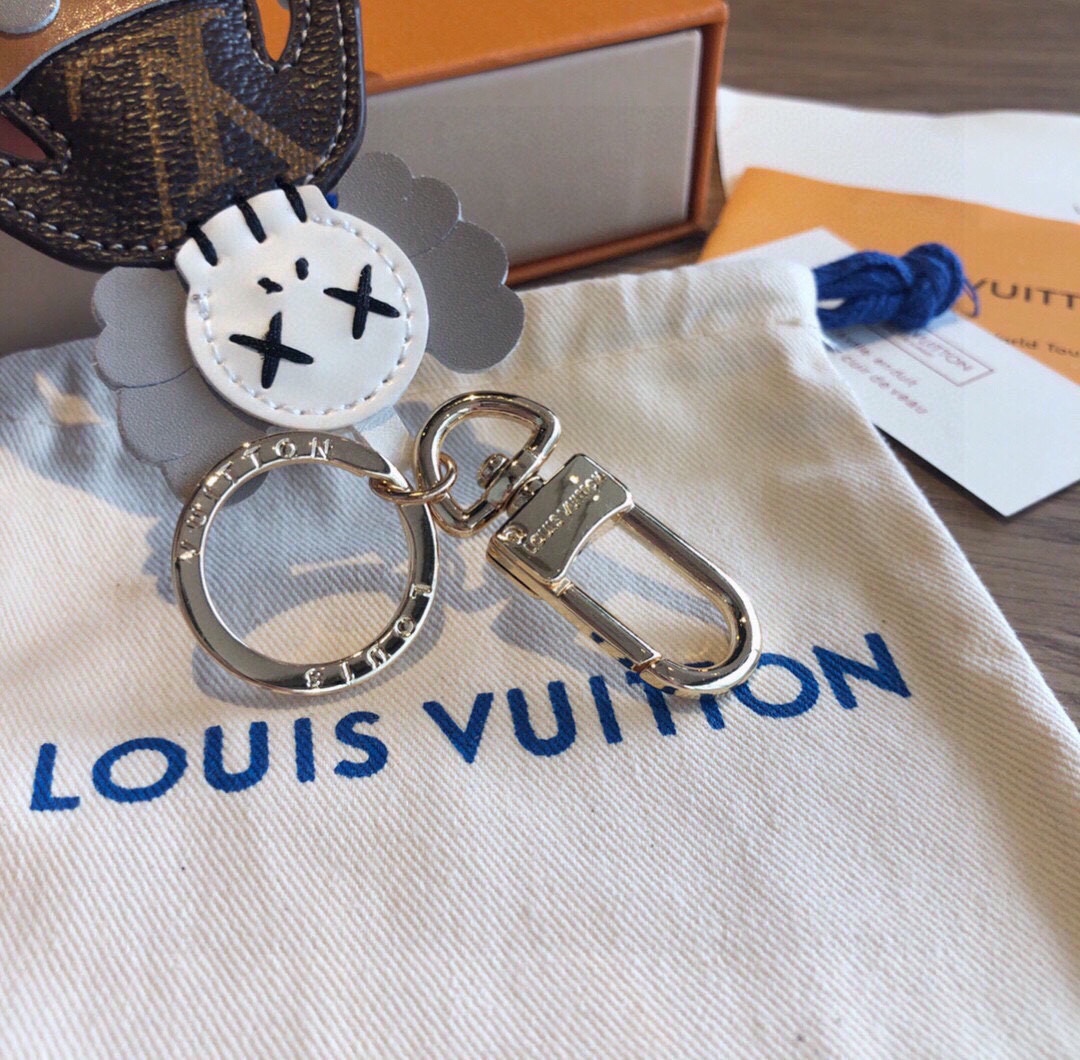 LOUIS VUITTON ✕ KAWS Keychain / Bag Charm & LV Monogram Phone Case - Comprehensive 5
