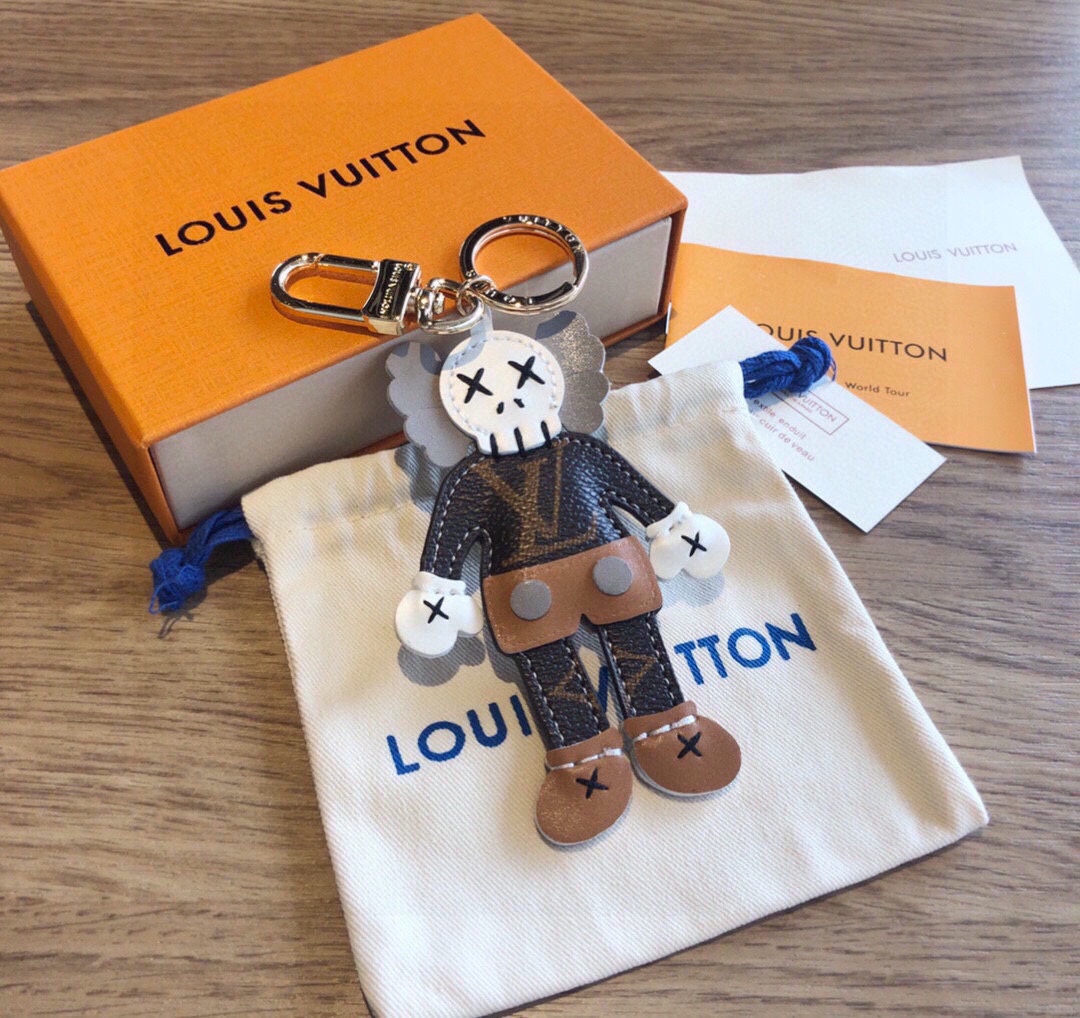 LOUIS VUITTON ✕ KAWS Keychain / Bag Charm & LV Monogram Phone Case - Comprehensive 2
