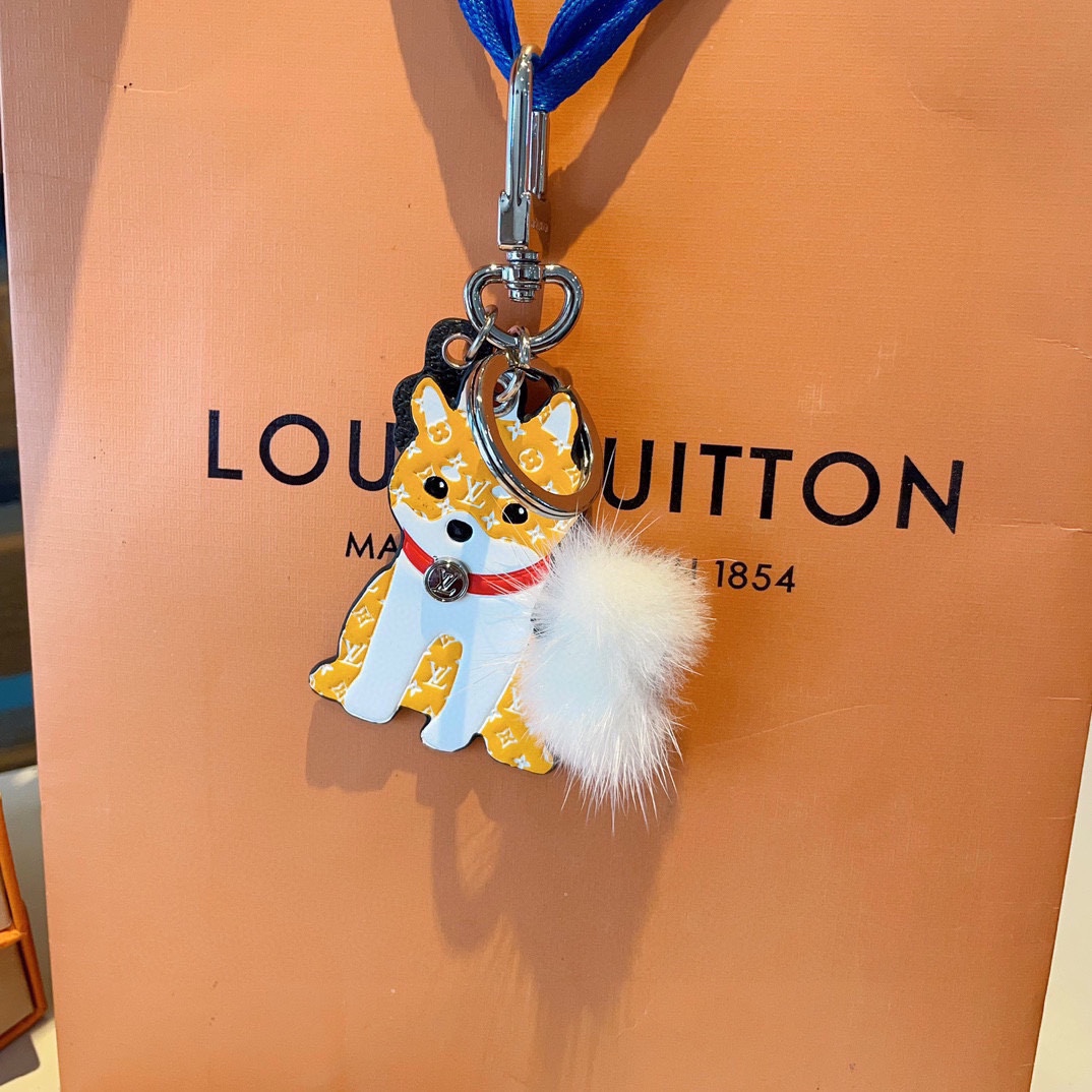 LOUIS VUITTON官网M00994柴犬水貂毛球钥匙扣挂件  LV包饰与钥匙扣 5