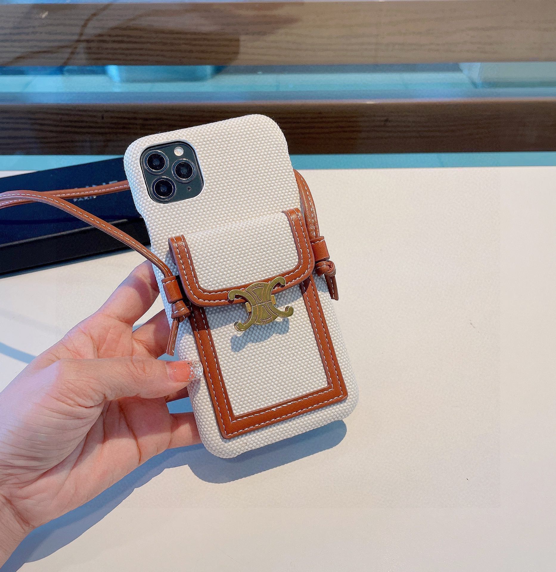 Celine Selinka’s Cell Phone Shell Packs and iPhone 16 Series Updates. - 图片 2