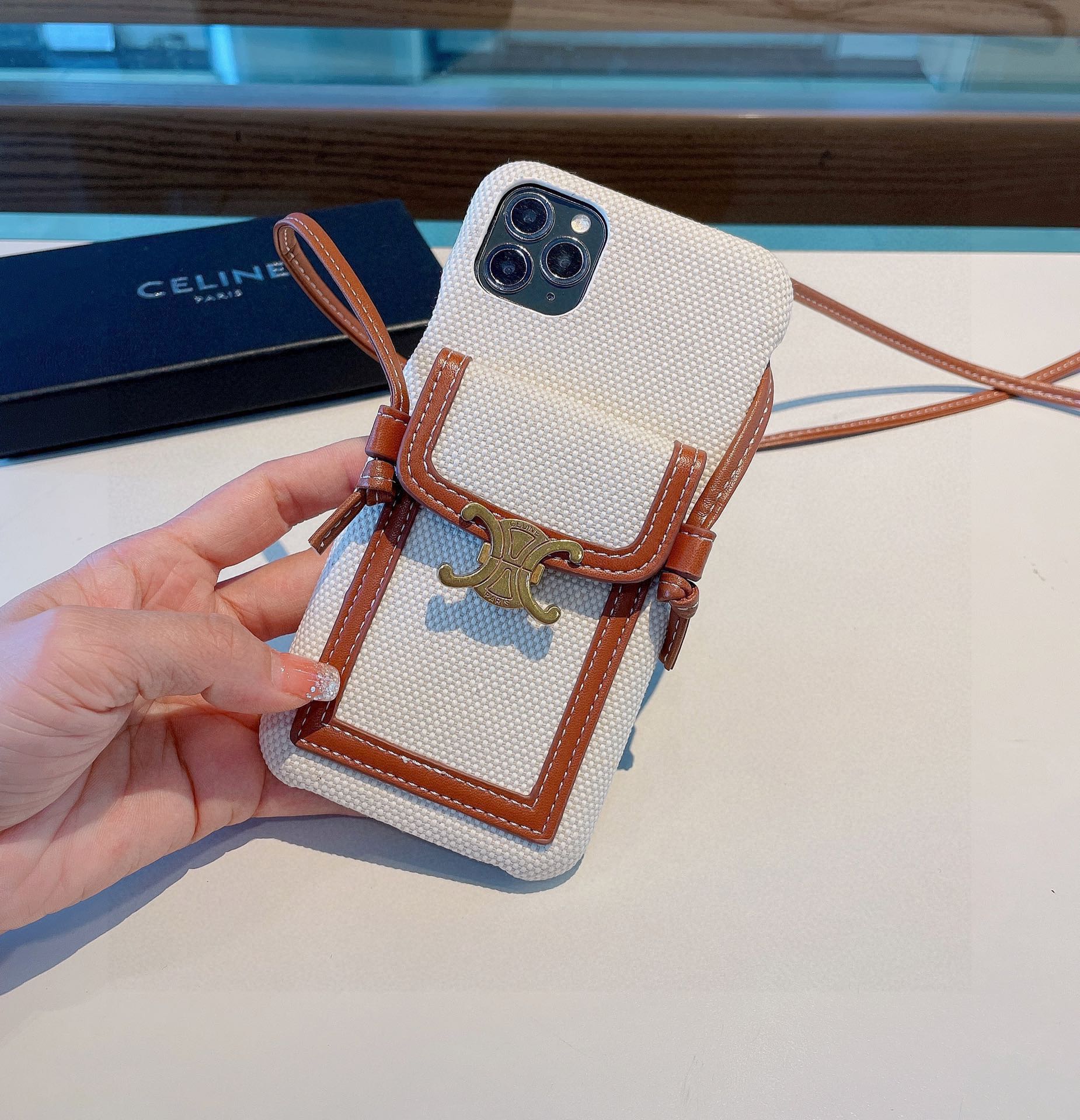 Celine Selinka’s Cell Phone Shell Packs and iPhone 16 Series Updates. - 图片 6