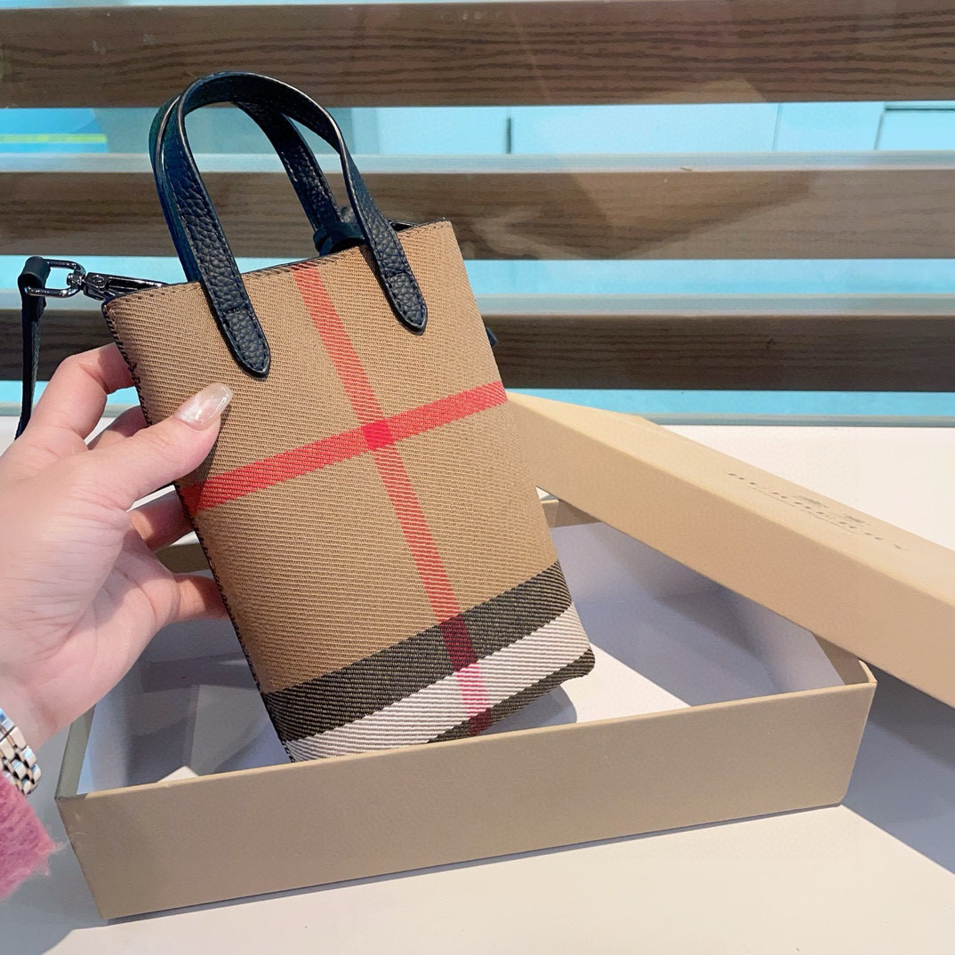 Stylish Burberry Baballie Mobile Bag with Classic Plaid Design for Everyday Essentials - 图片 2