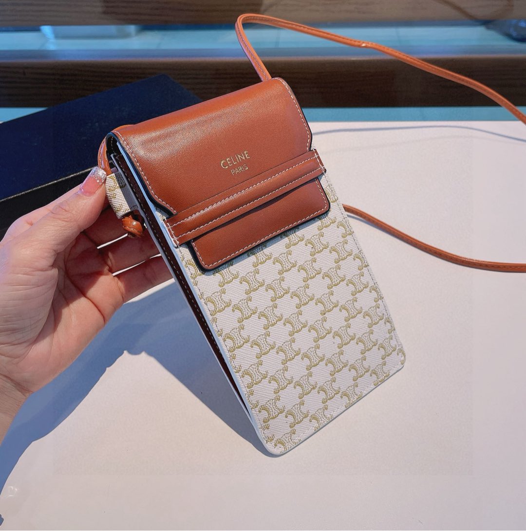 “Celine’s Hottest Slashy Cell Phone Bag: Crafty Double-Packed Must-Have for Out-of-Home Essentials” - 图片 8