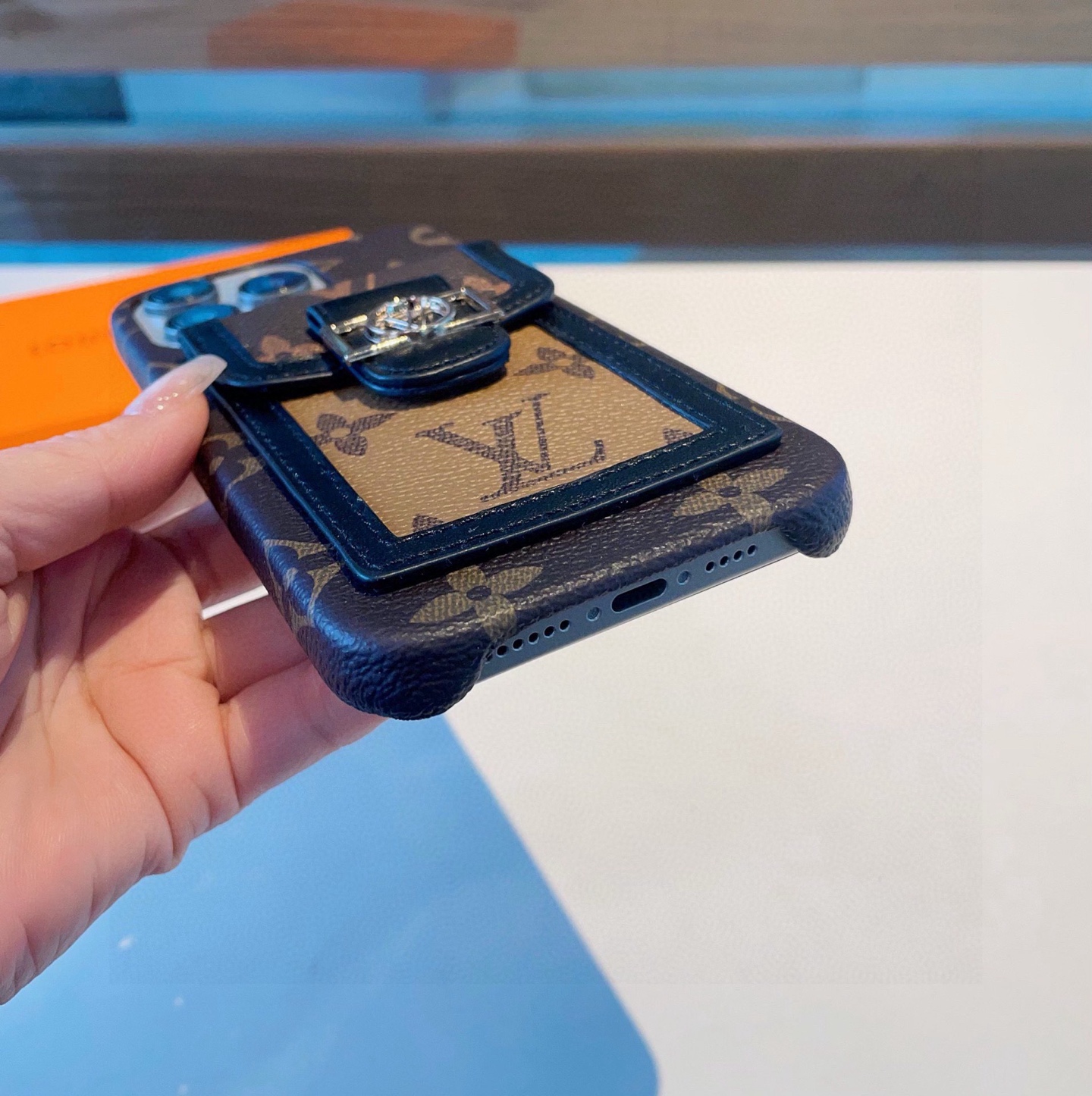 Daphne Series Cell Phone Cases and Carbags for iPhone 16 Series Updates - 图片 5