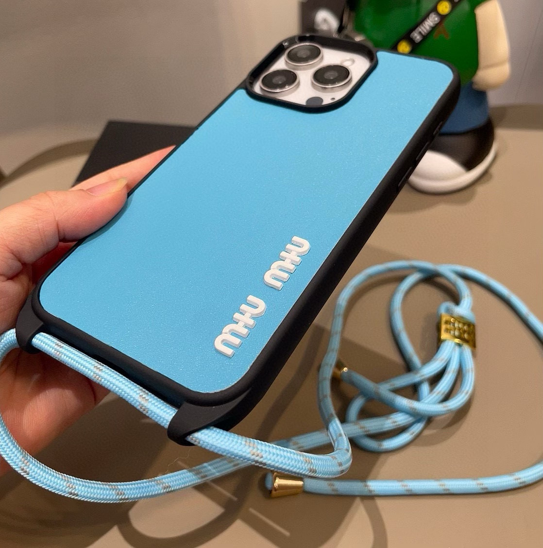 Miumiu’s New iPhone Shell Collection with Latest Models and Customization Options - 图片 6