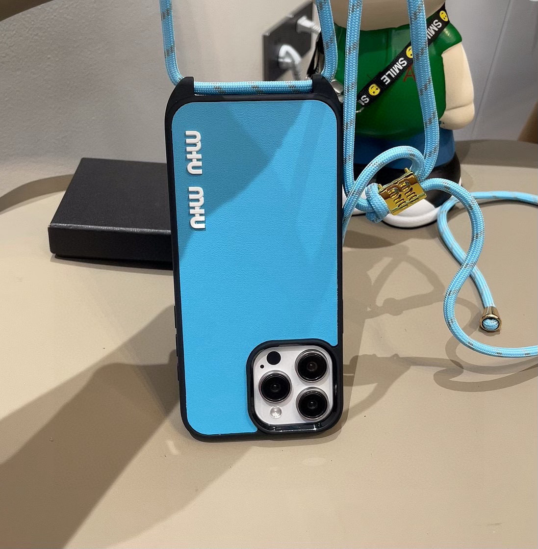 Miumiu’s New iPhone Shell Collection with Latest Models and Customization Options - 图片 5