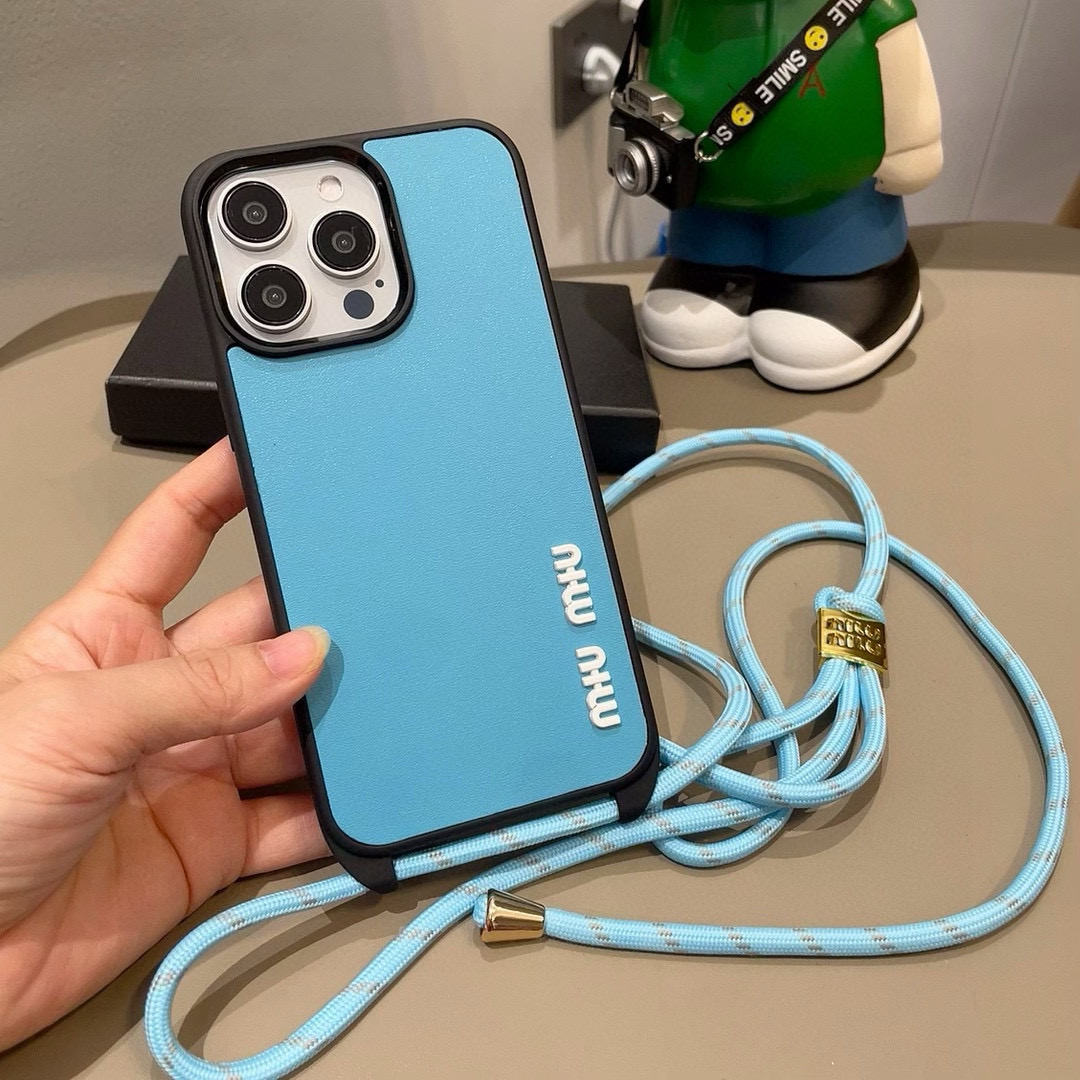 Miumiu’s New iPhone Shell Collection with Latest Models and Customization Options - 图片 4